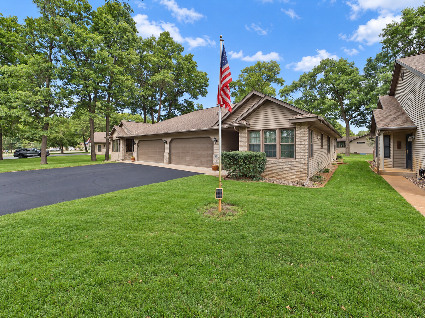 1997 townhouse for sale at 14330 Northwoods Drive in Baxter, MN — 3 bed, 3 bath