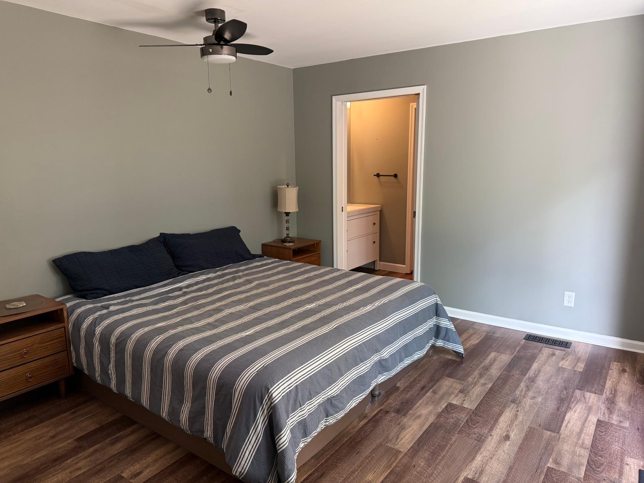 1940 single family home for sale at 1682 State Highway 11 SE in Baudette, MN — 4 bed, 5 bath (photo 11 of 48)