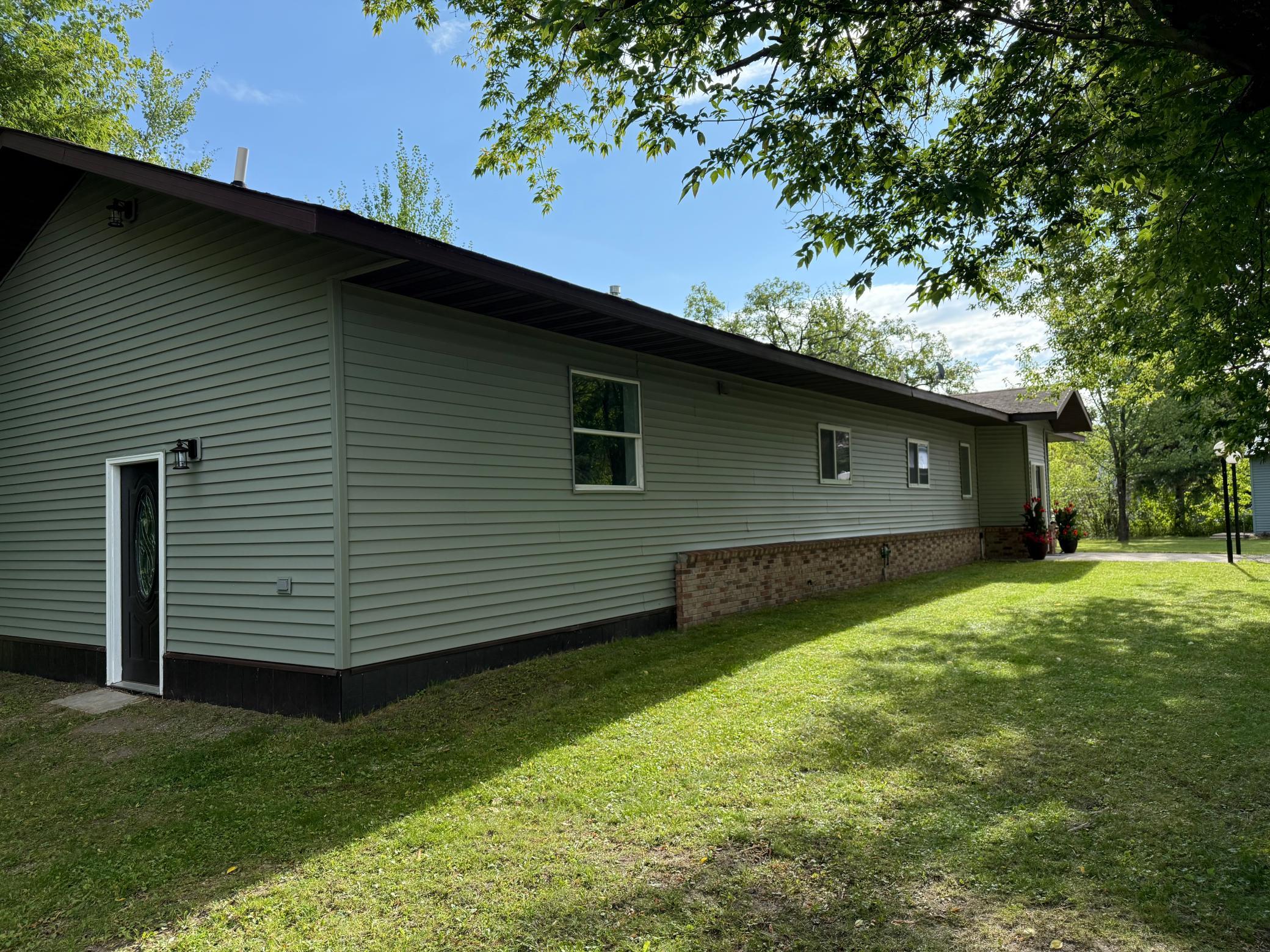 1940 single family home for sale at 1682 State Highway 11 SE in Baudette, MN — 4 bed, 5 bath (photo 20 of 48)