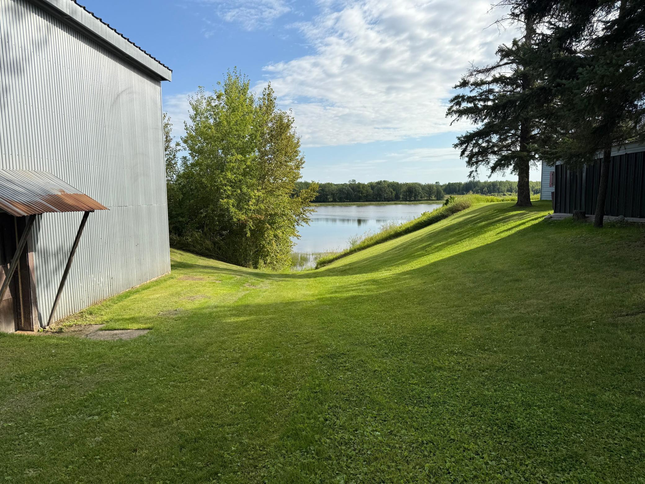 1940 single family home for sale at 1682 State Highway 11 SE in Baudette, MN — 4 bed, 5 bath (photo 23 of 48)