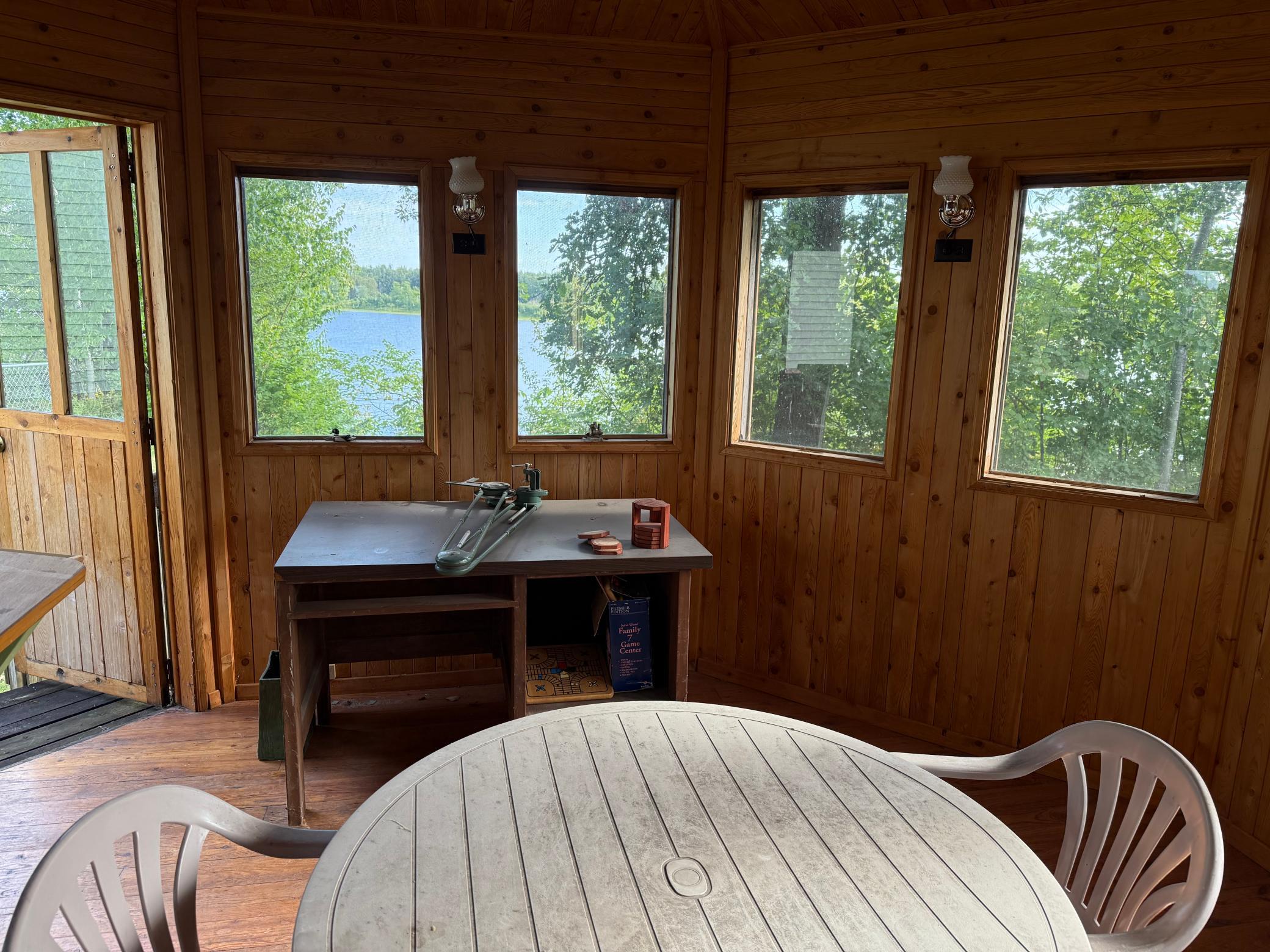 1940 single family home for sale at 1682 State Highway 11 SE in Baudette, MN — 4 bed, 5 bath (photo 42 of 48)