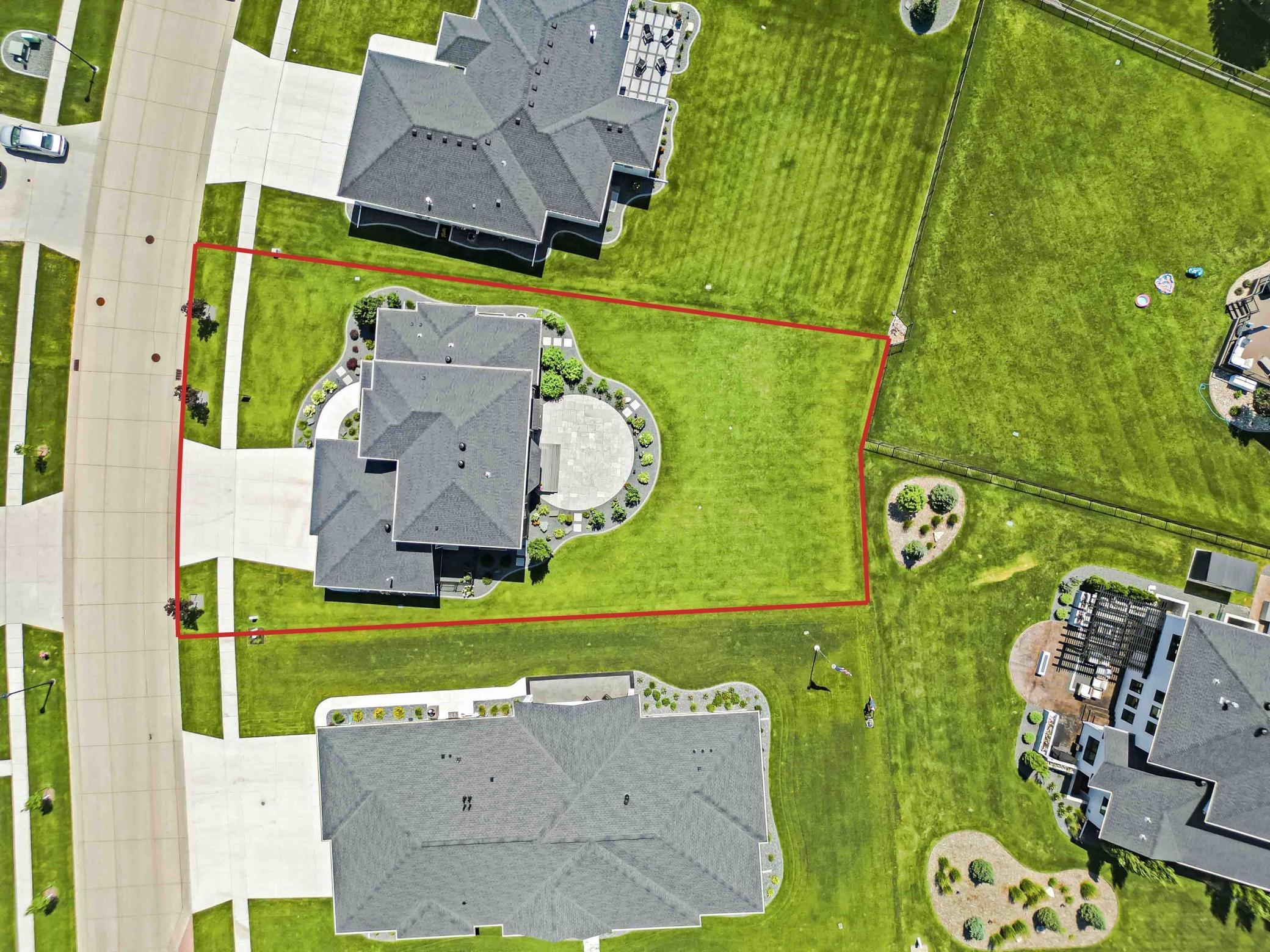 2022 single family home for sale at 324 25th Avenue E in West Fargo, ND — 5 bed, 5 bath (photo 55 of 71)