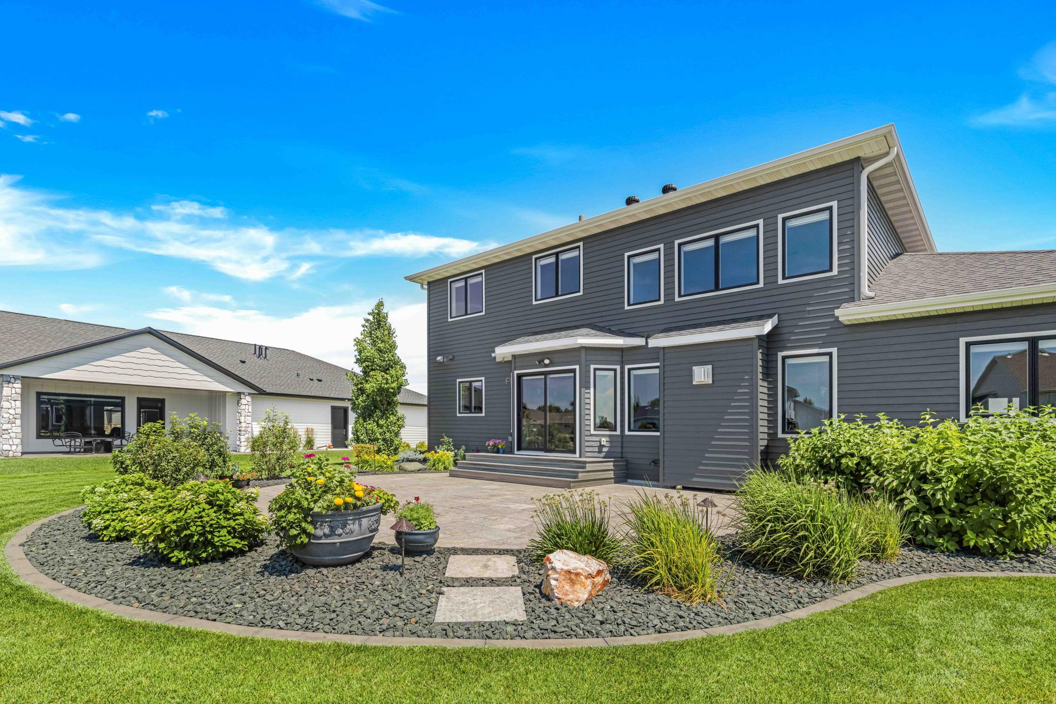 2022 single family home for sale at 324 25th Avenue E in West Fargo, ND — 5 bed, 5 bath (photo 61 of 71)