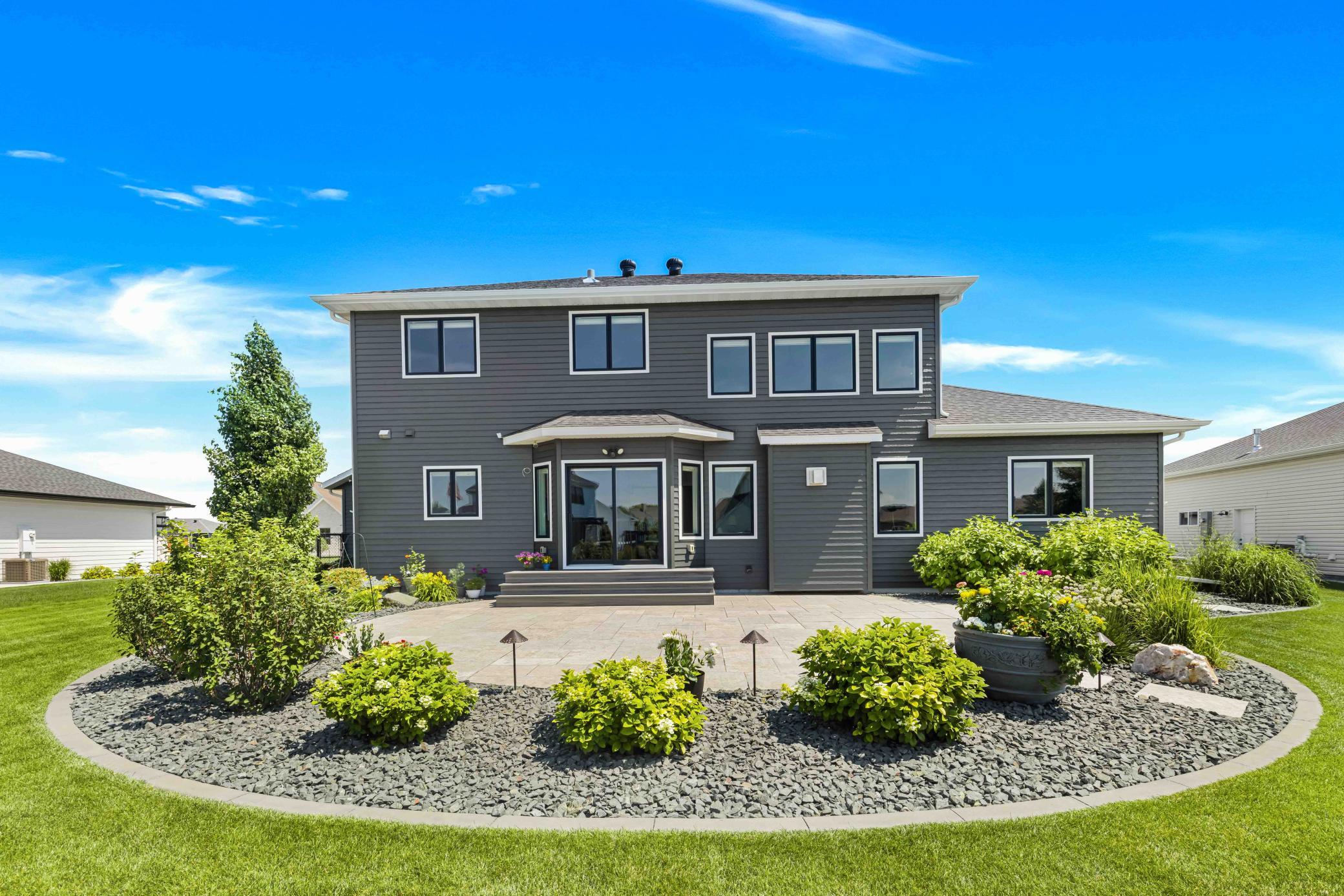 2022 single family home for sale at 324 25th Avenue E in West Fargo, ND — 5 bed, 5 bath (photo 62 of 71)