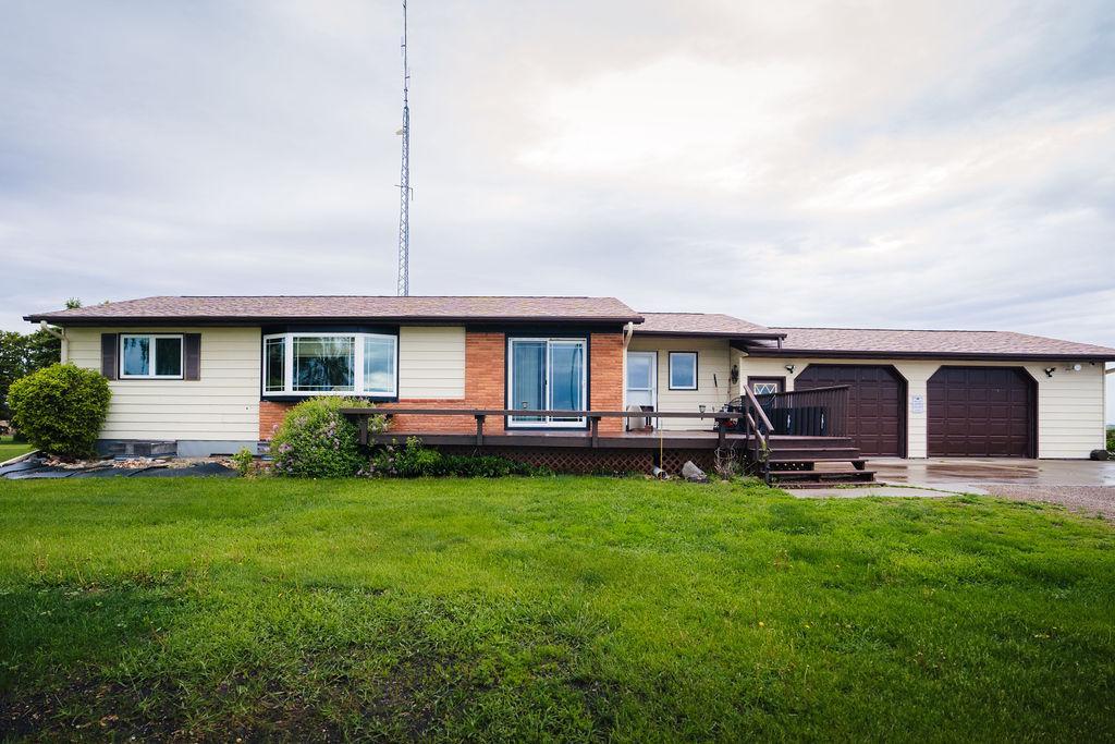 1967 single family home for sale at 3853 91st Avenue SE in Jamestown, ND — 3 bed, 2 bath