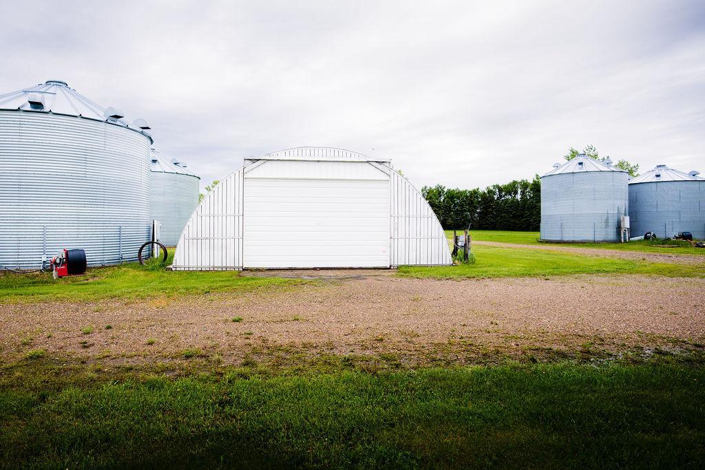 1967 single family home for sale at 3853 91st Avenue SE in Jamestown, ND — 3 bed, 2 bath (photo 20 of 83)