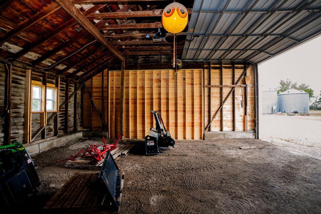 1967 single family home for sale at 3853 91st Avenue SE in Jamestown, ND — 3 bed, 2 bath (photo 21 of 83)
