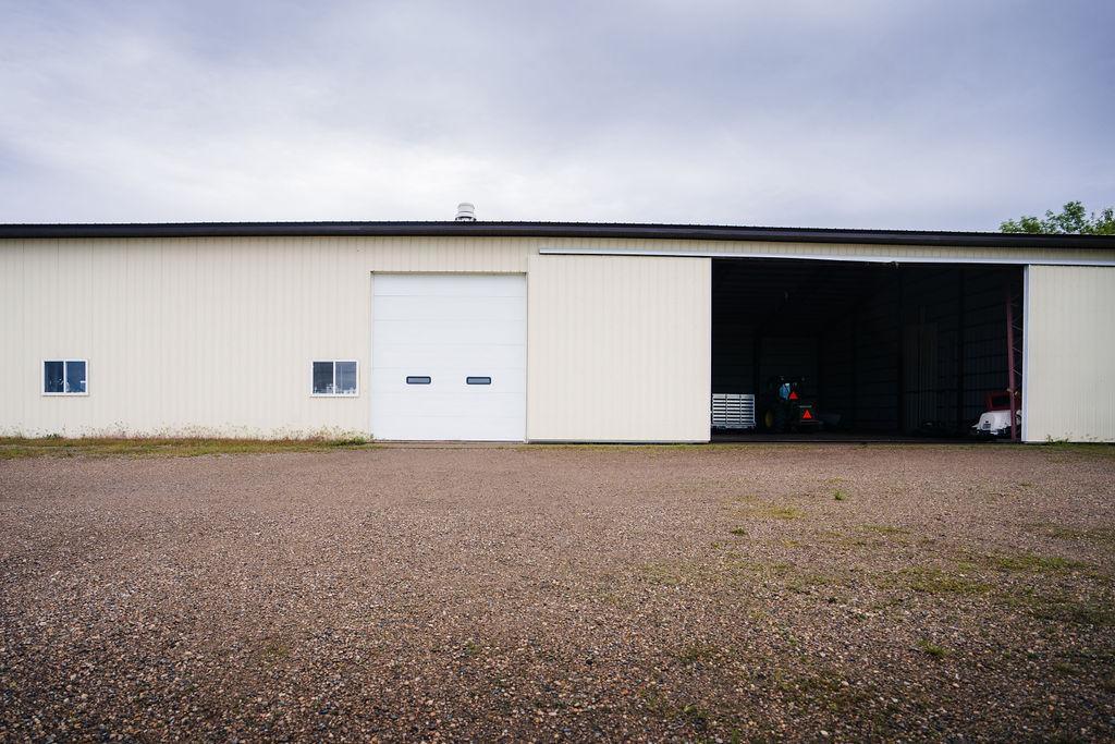 1967 single family home for sale at 3853 91st Avenue SE in Jamestown, ND — 3 bed, 2 bath (photo 30 of 83)