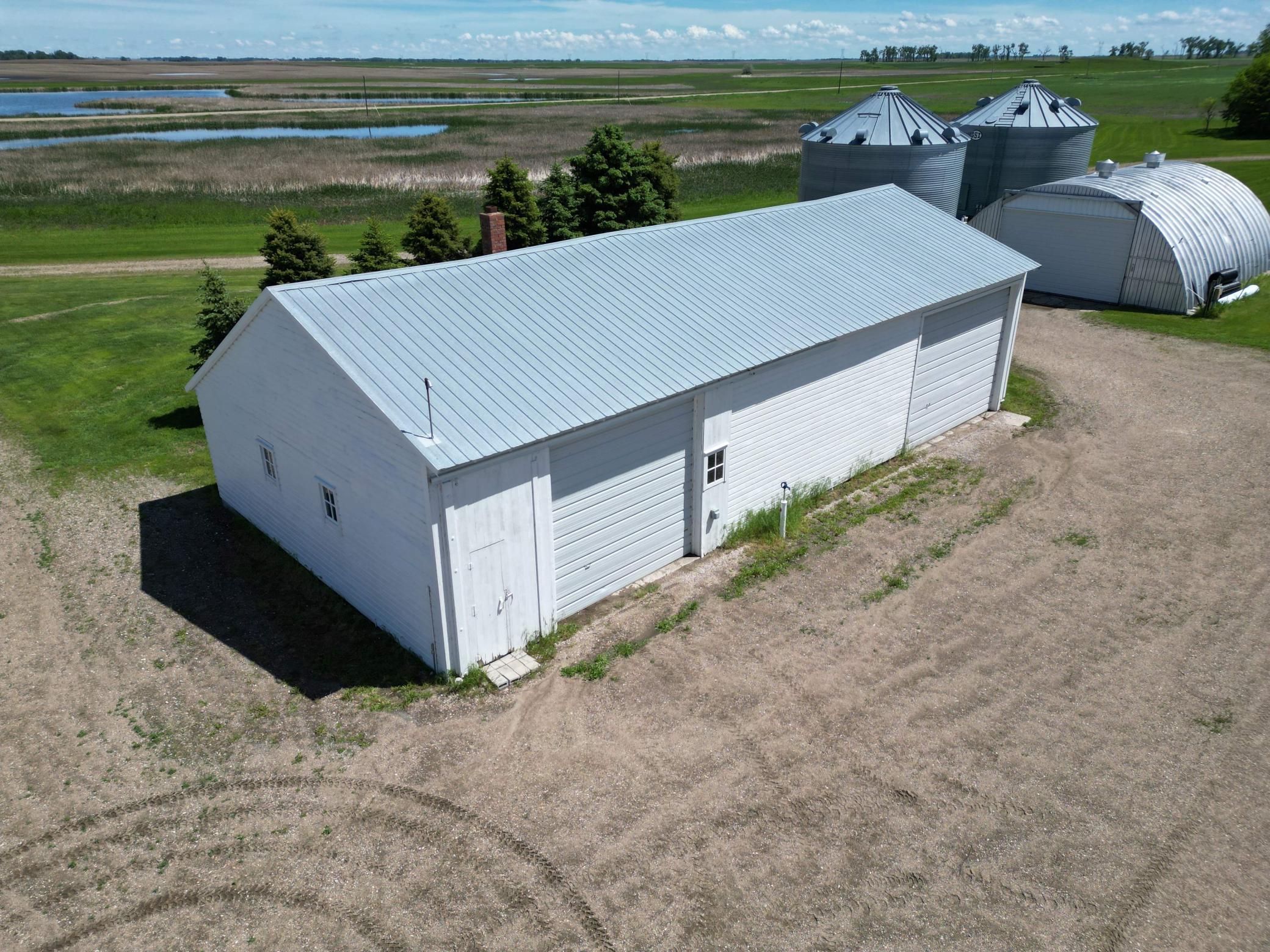 1967 single family home for sale at 3853 91st Avenue SE in Jamestown, ND — 3 bed, 2 bath (photo 44 of 83)