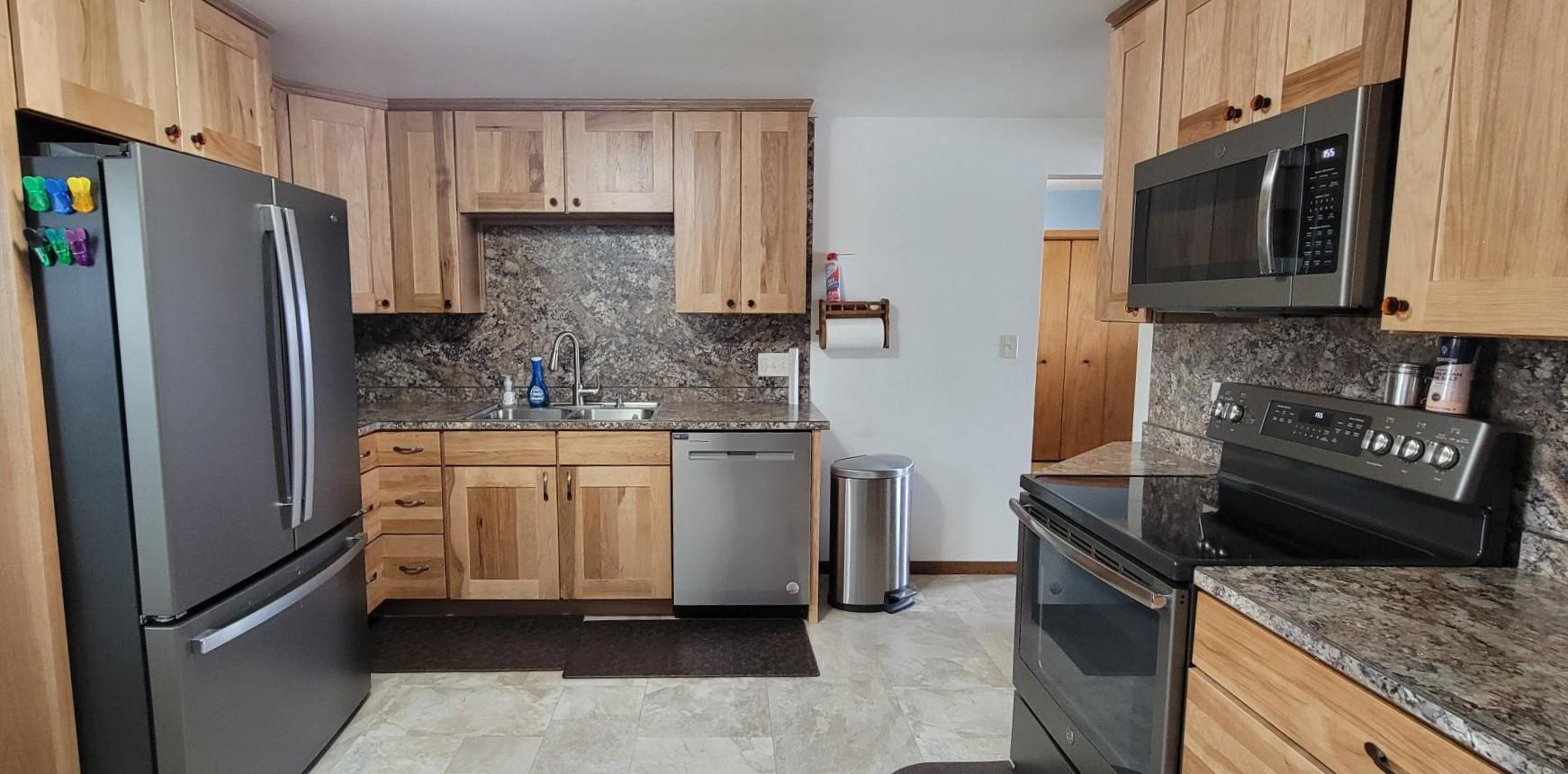1967 single family home for sale at 3853 91st Avenue SE in Jamestown, ND — 3 bed, 2 bath (photo 52 of 83)