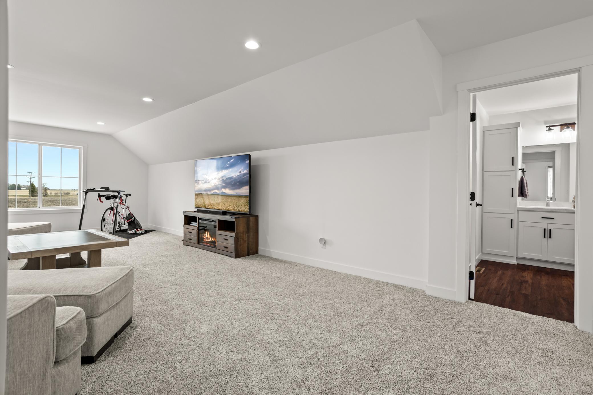 2022 single family home for sale at 209 Woodcrest Drive in Breckenridge, MN — 3 bed, 3 bath (photo 29 of 45)