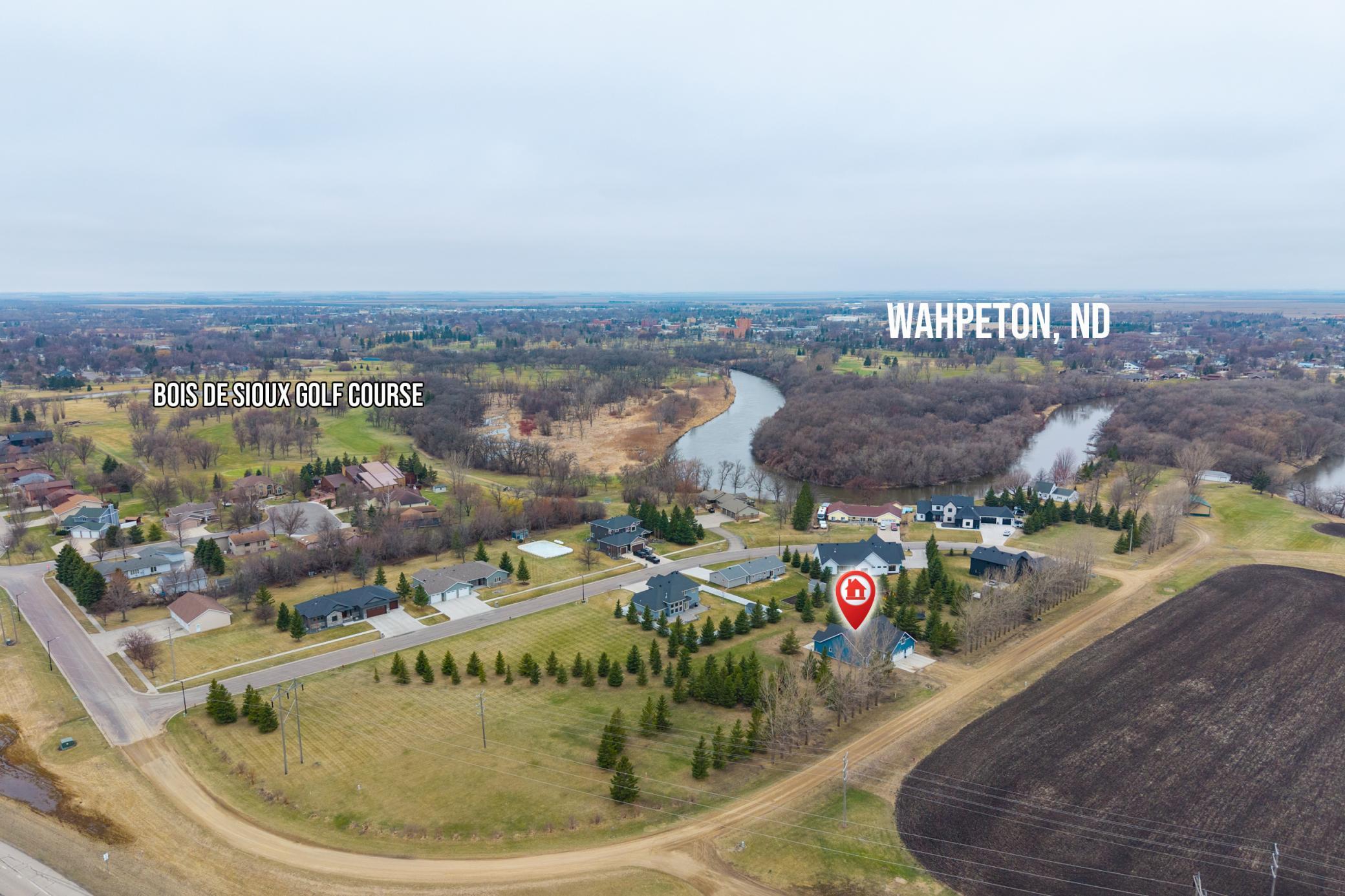2022 single family home for sale at 209 Woodcrest Drive in Breckenridge, MN — 3 bed, 3 bath (photo 38 of 45)