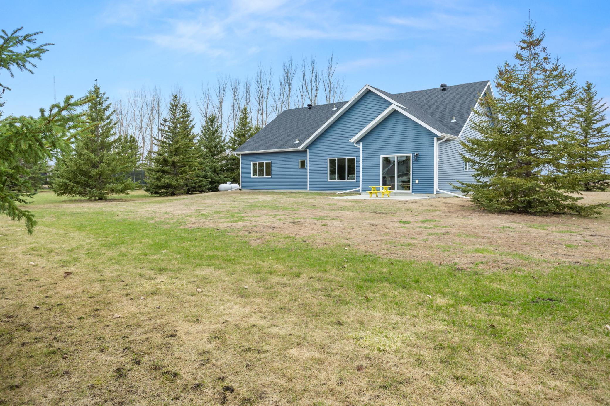 2022 single family home for sale at 209 Woodcrest Drive in Breckenridge, MN — 3 bed, 3 bath (photo 43 of 45)