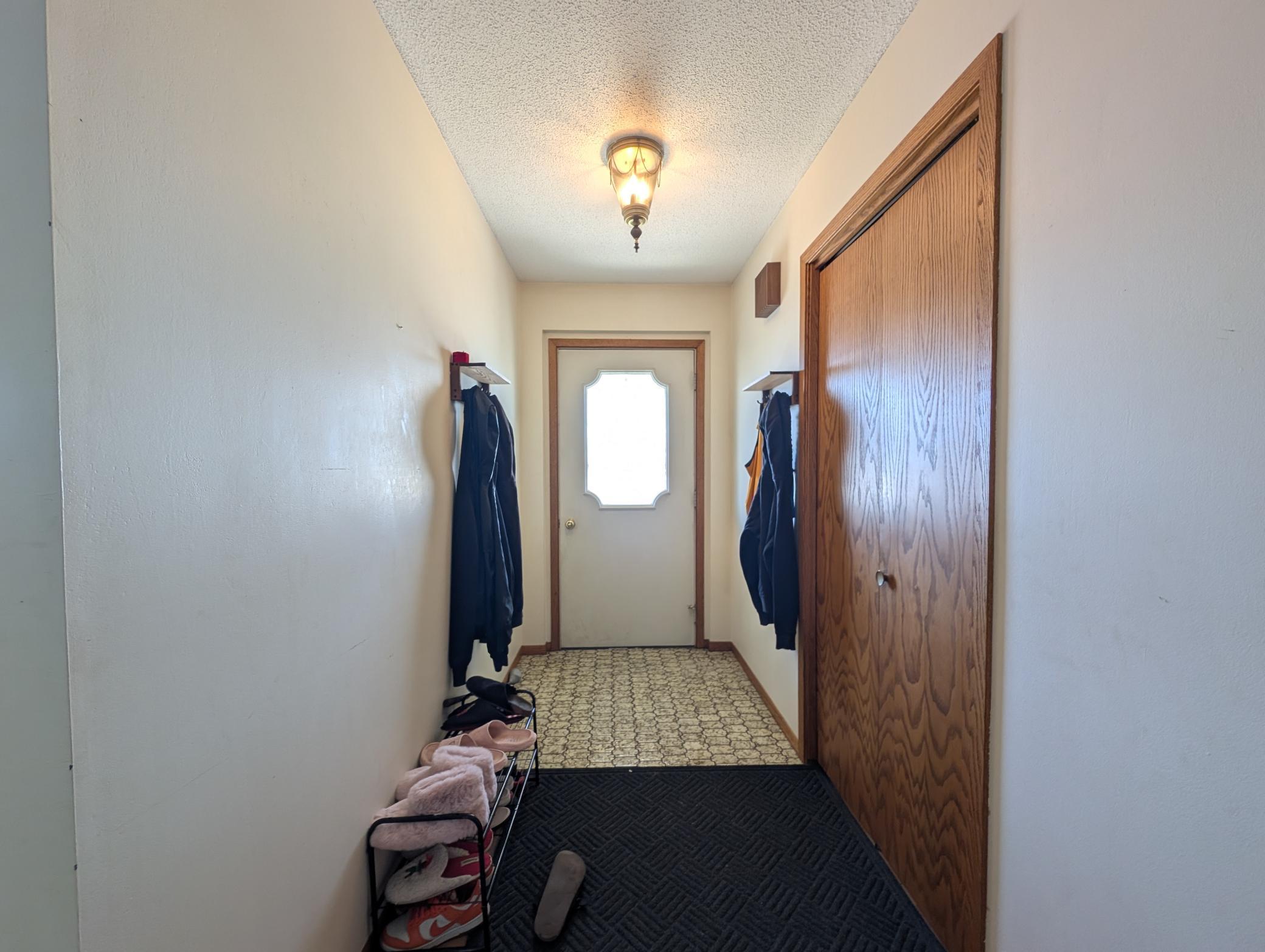 1980 single family home for sale at 411 6th Avenue SW in Perham, MN — 3 bed, 3 bath (photo 11 of 32)