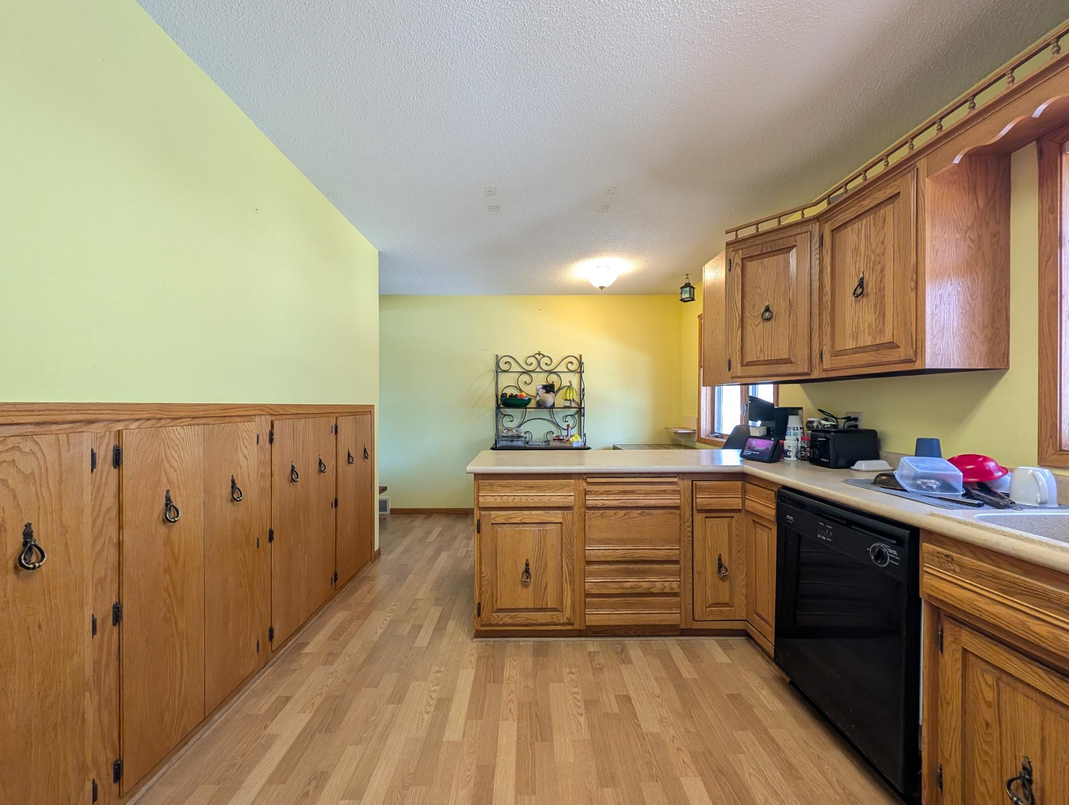 1980 single family home for sale at 411 6th Avenue SW in Perham, MN — 3 bed, 3 bath (photo 13 of 32)