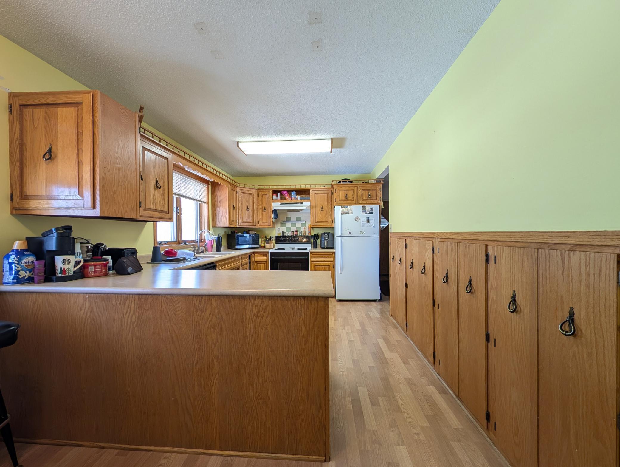 1980 single family home for sale at 411 6th Avenue SW in Perham, MN — 3 bed, 3 bath (photo 14 of 32)