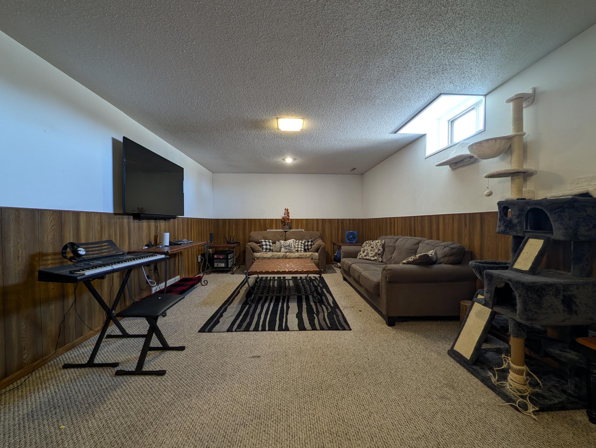 1980 single family home for sale at 411 6th Avenue SW in Perham, MN — 3 bed, 3 bath (photo 22 of 32)