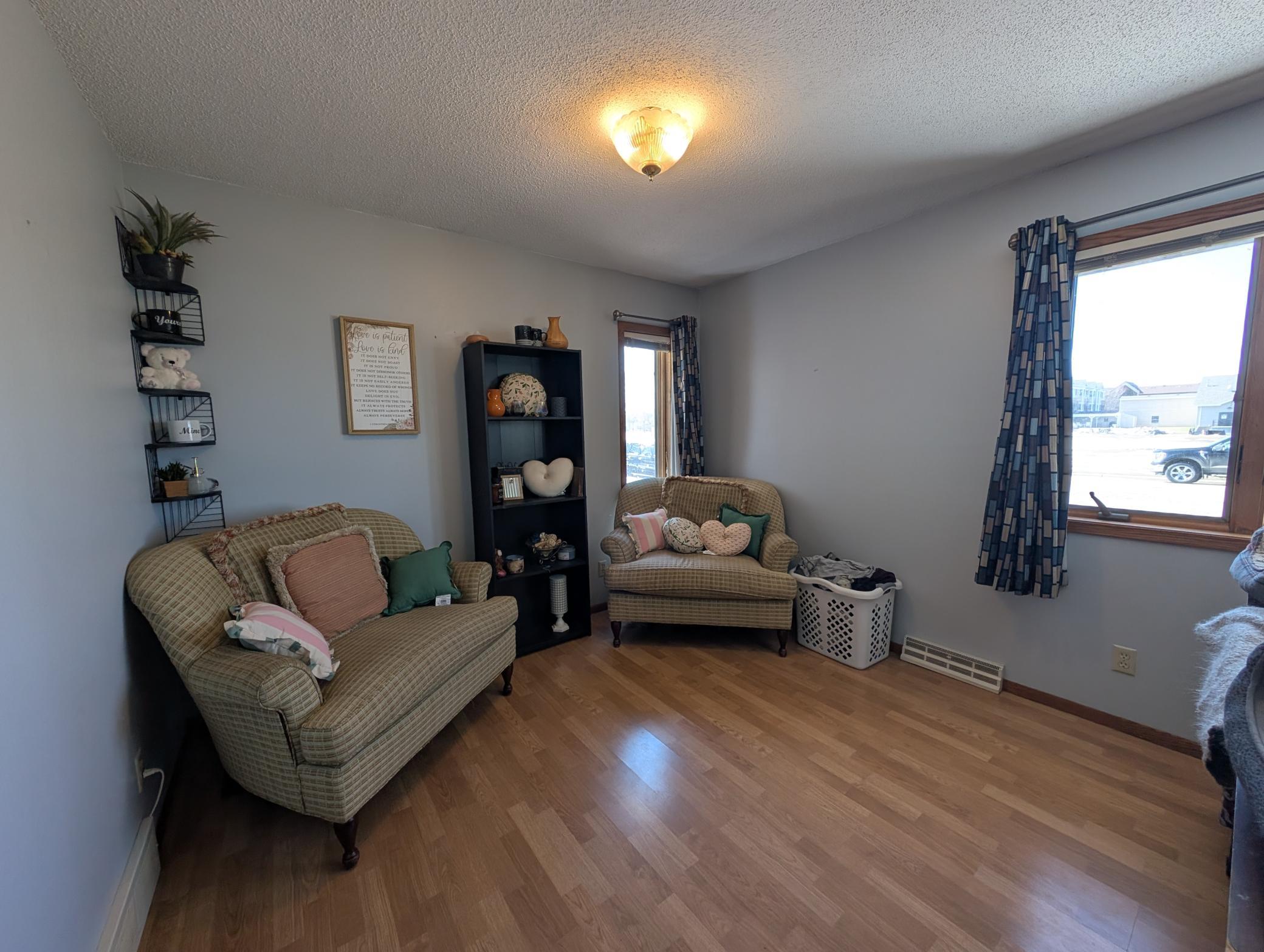 1980 single family home for sale at 411 6th Avenue SW in Perham, MN — 3 bed, 3 bath (photo 7 of 32)
