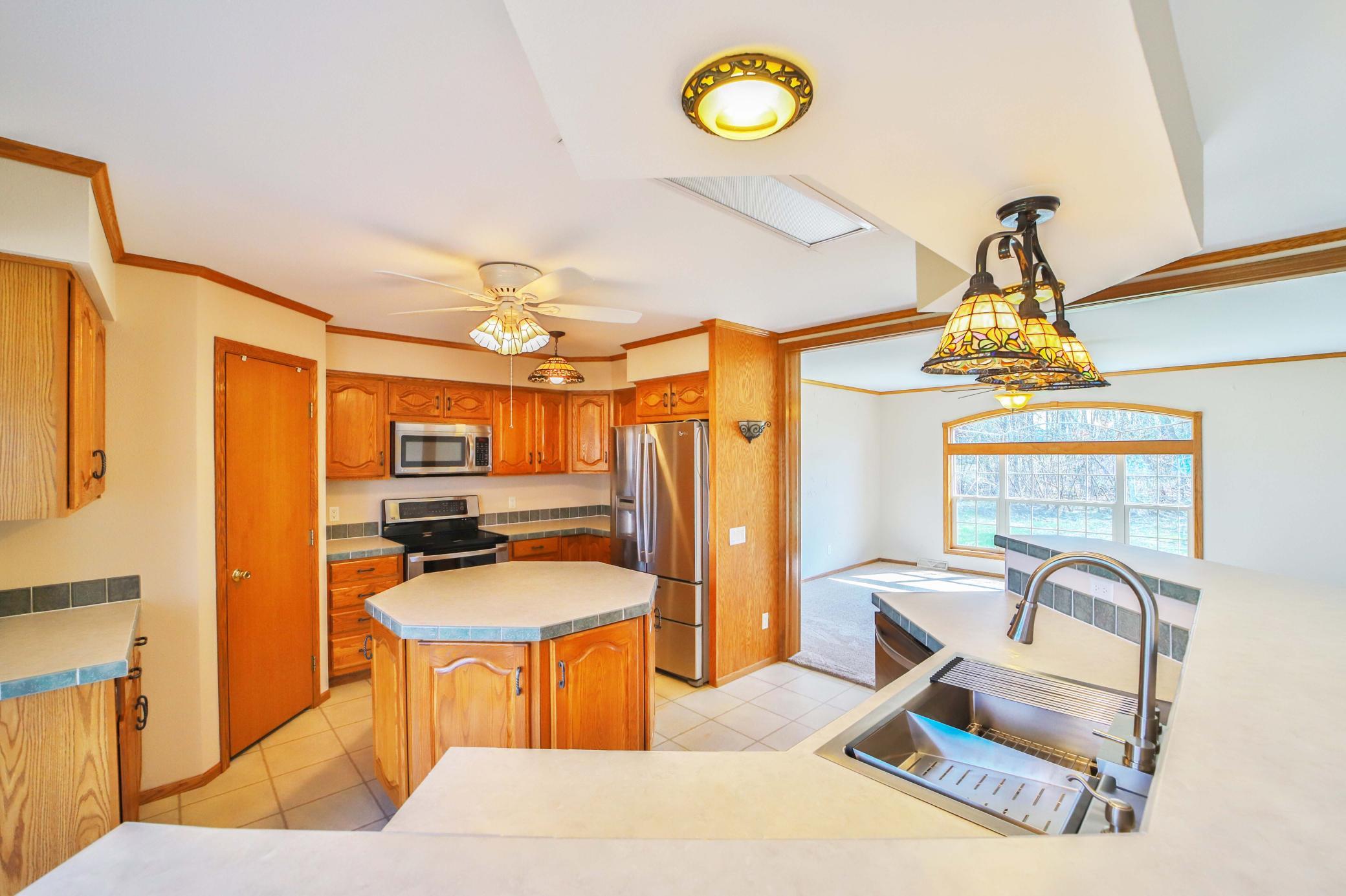 2002 single family home for sale at 18352 Johnson Road in Brainerd, MN — 3 bed, 3 bath (photo 3 of 53)