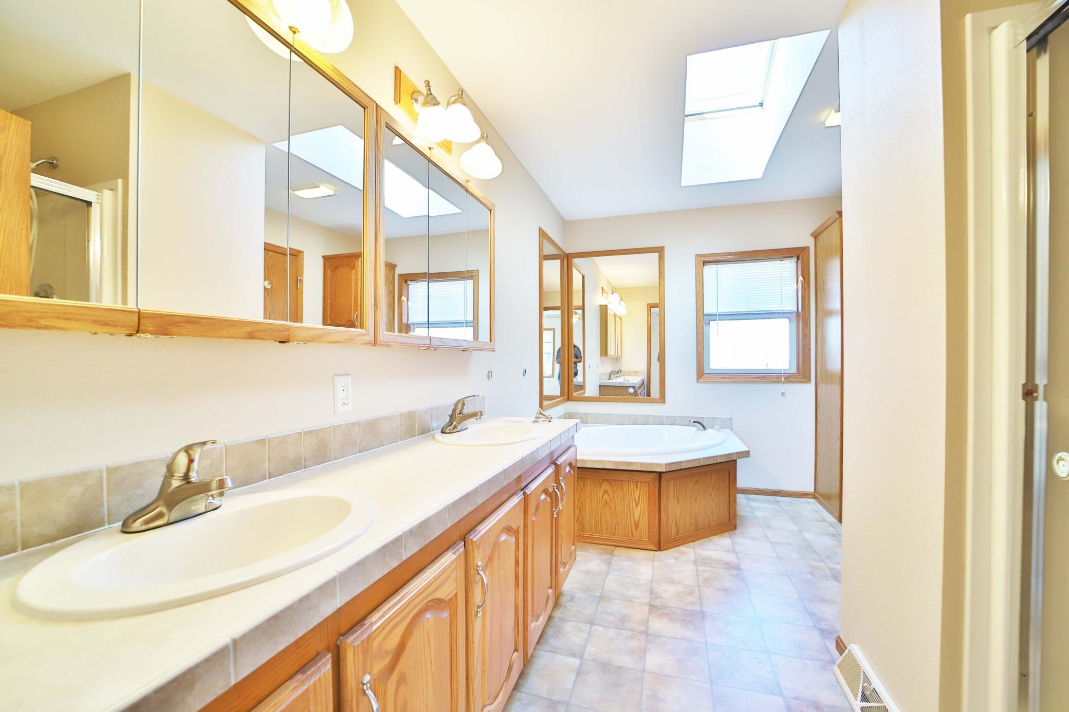 2002 single family home for sale at 18352 Johnson Road in Brainerd, MN — 3 bed, 3 bath (photo 25 of 53)