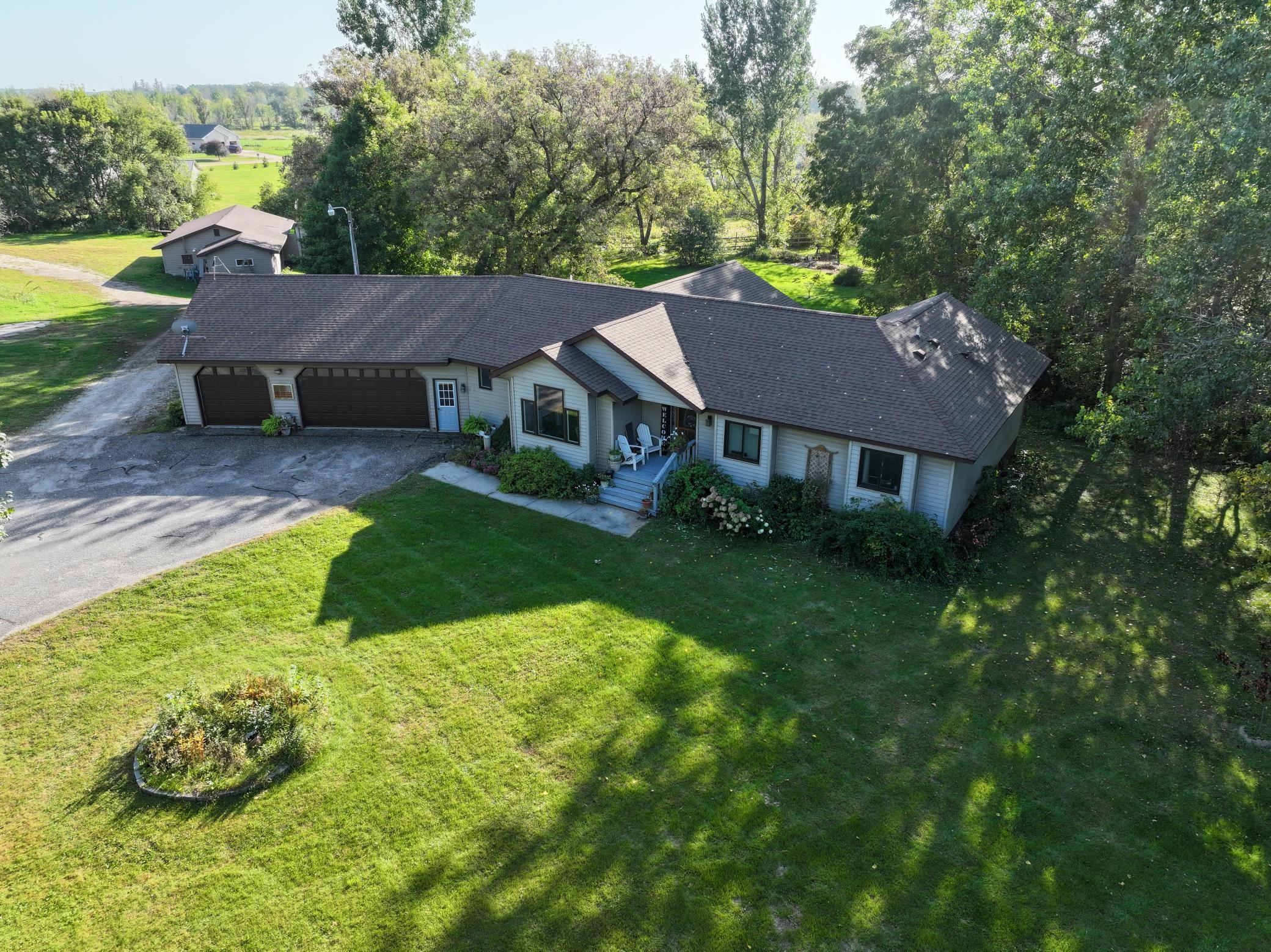 1997 single family home for sale at 3874 Airway Lane NE in Alexandria, MN — 5 bed, 4 bath (photo 29 of 79)