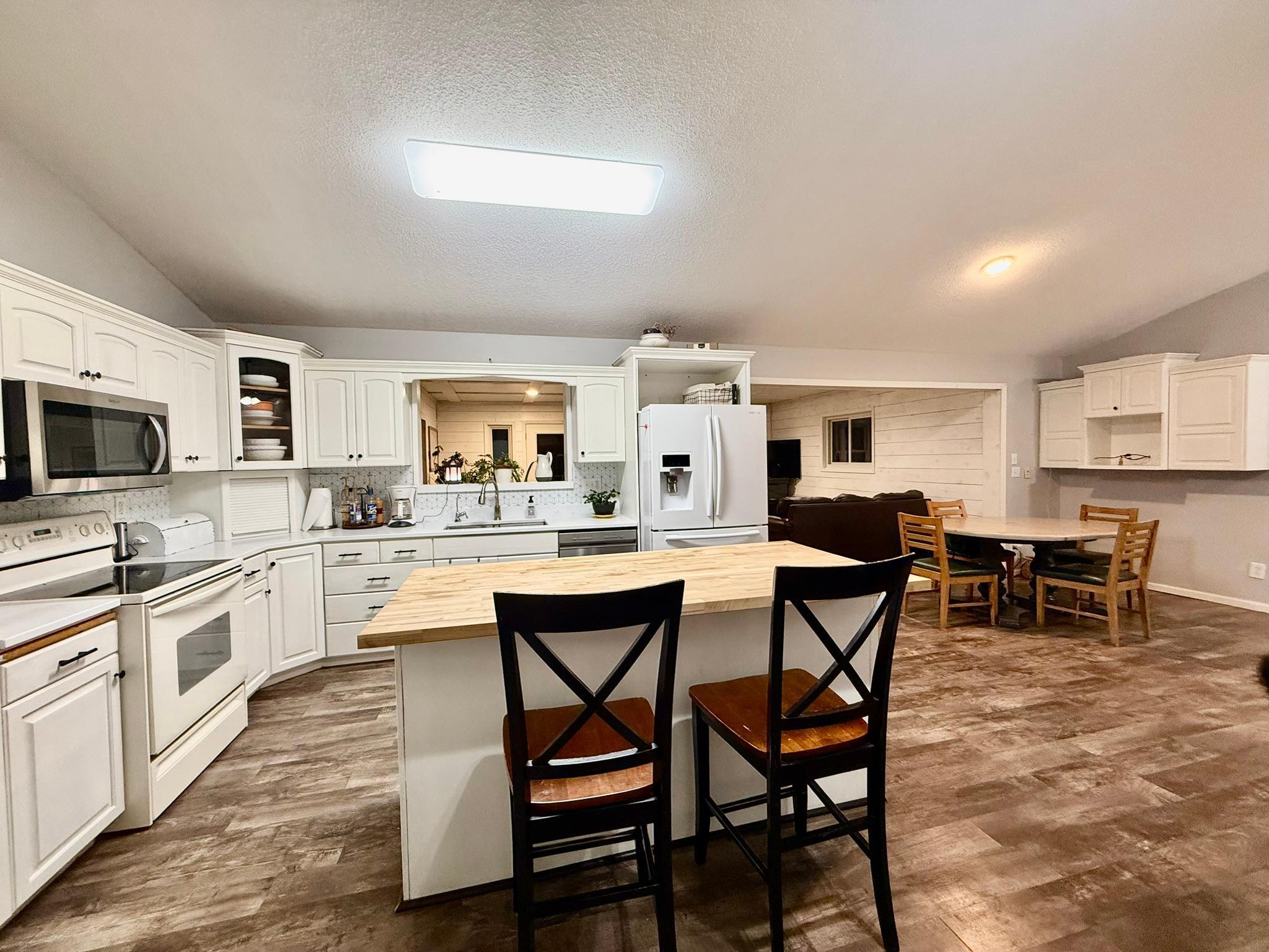 1997 single family home for sale at 3874 Airway Lane NE in Alexandria, MN — 5 bed, 4 bath (photo 37 of 79)