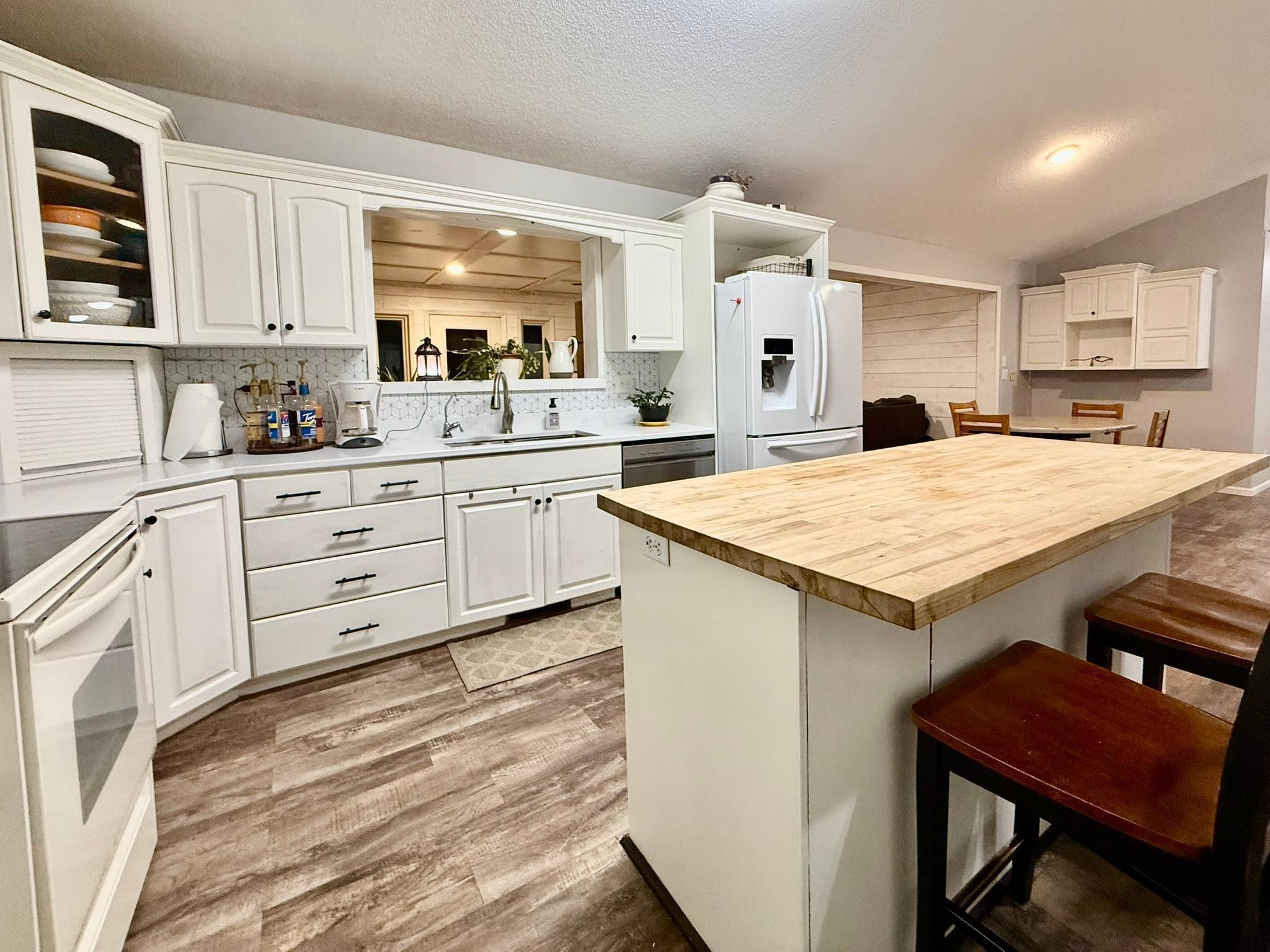 1997 single family home for sale at 3874 Airway Lane NE in Alexandria, MN — 5 bed, 4 bath (photo 38 of 79)