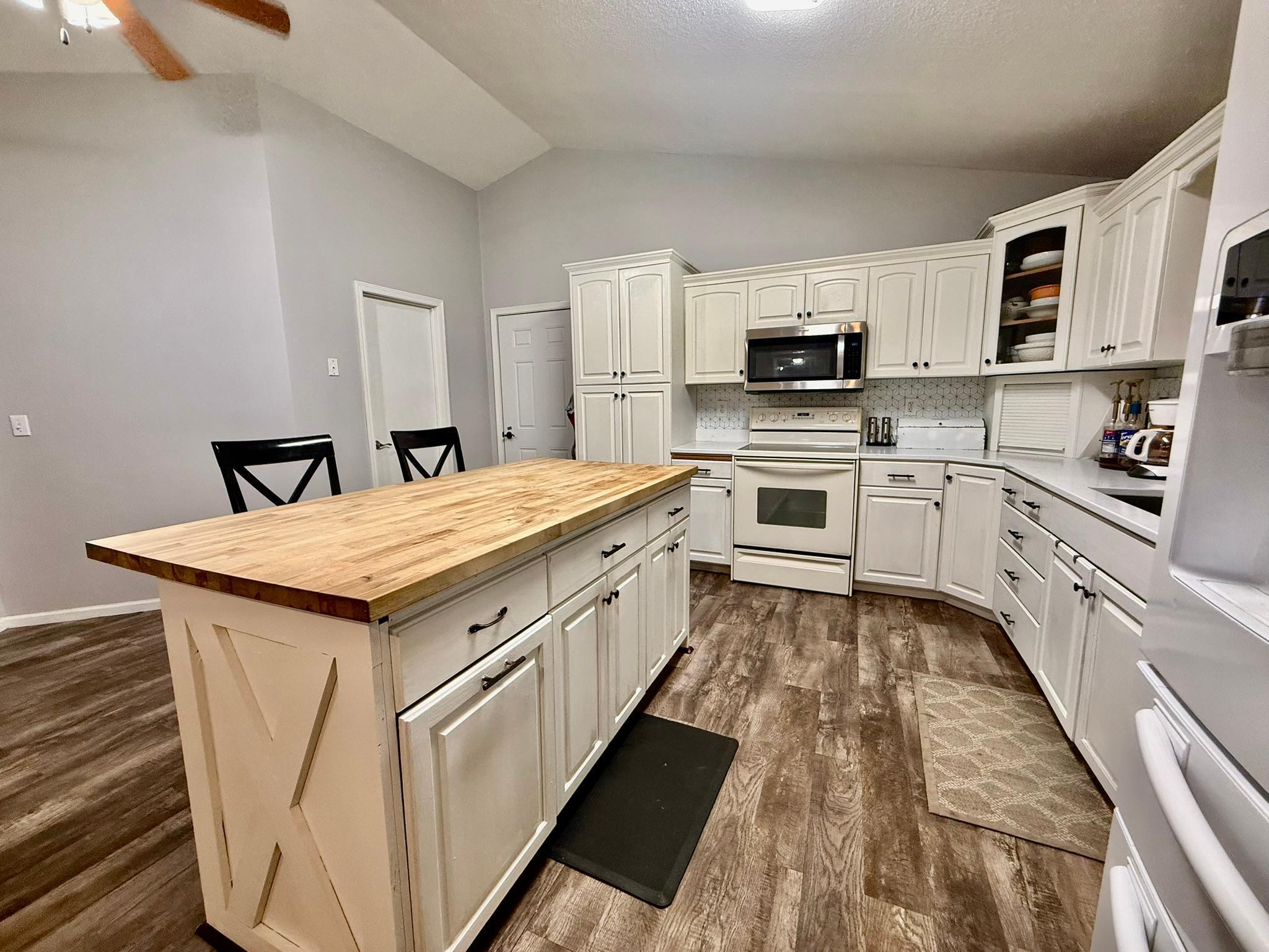 1997 single family home for sale at 3874 Airway Lane NE in Alexandria, MN — 5 bed, 4 bath (photo 39 of 79)