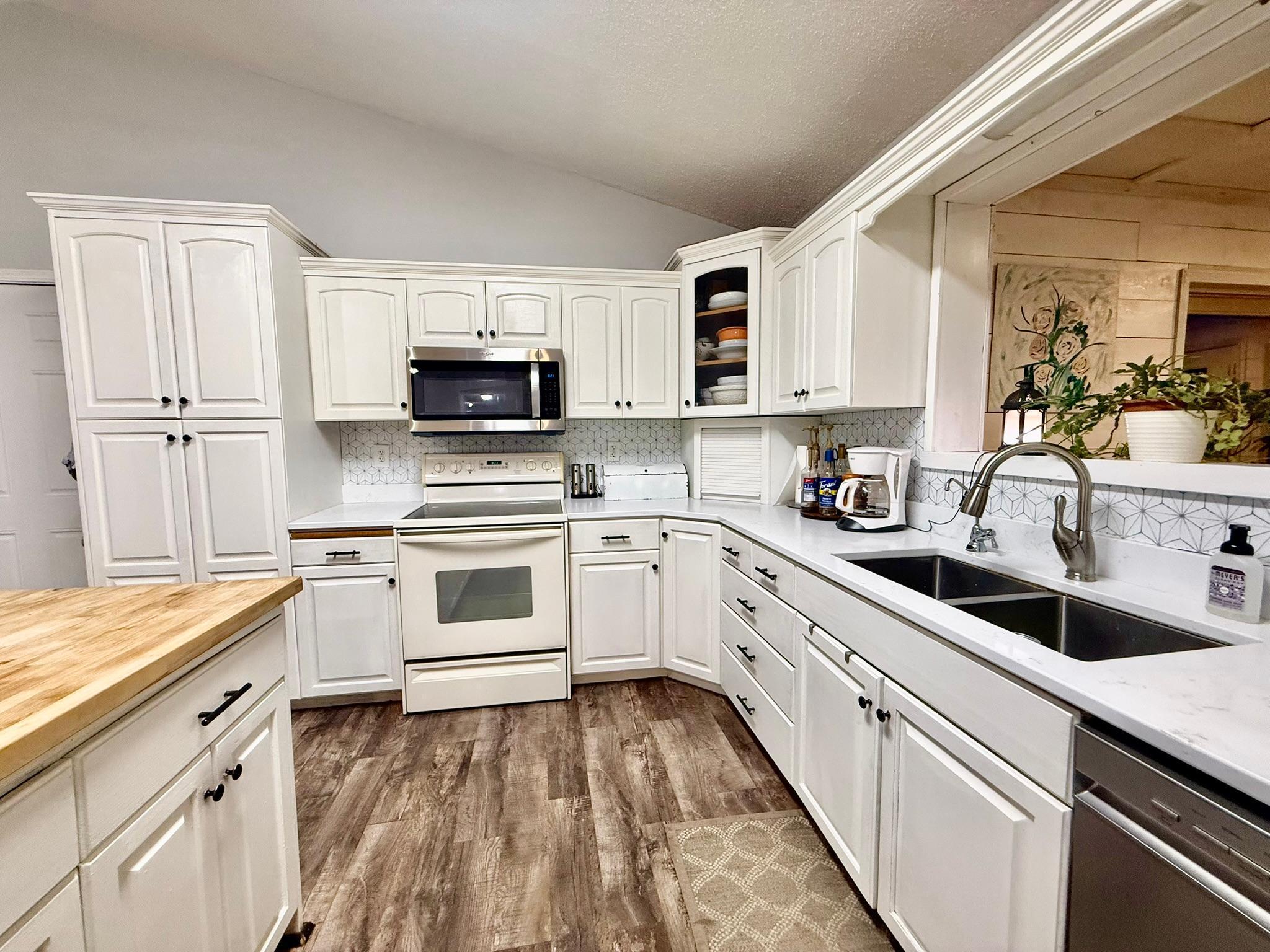 1997 single family home for sale at 3874 Airway Lane NE in Alexandria, MN — 5 bed, 4 bath (photo 40 of 79)
