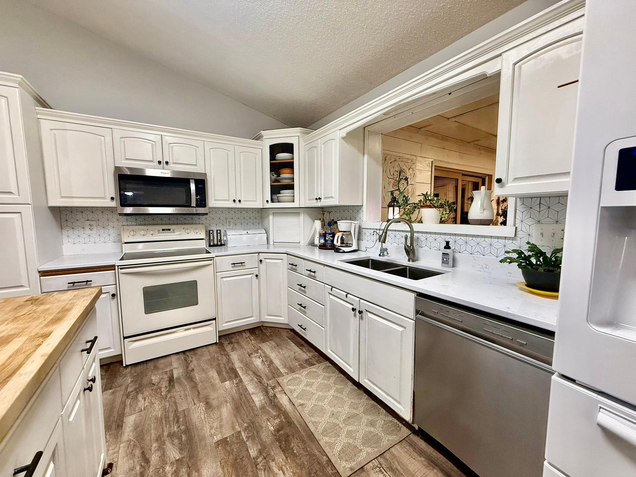 1997 single family home for sale at 3874 Airway Lane NE in Alexandria, MN — 5 bed, 4 bath (photo 41 of 79)