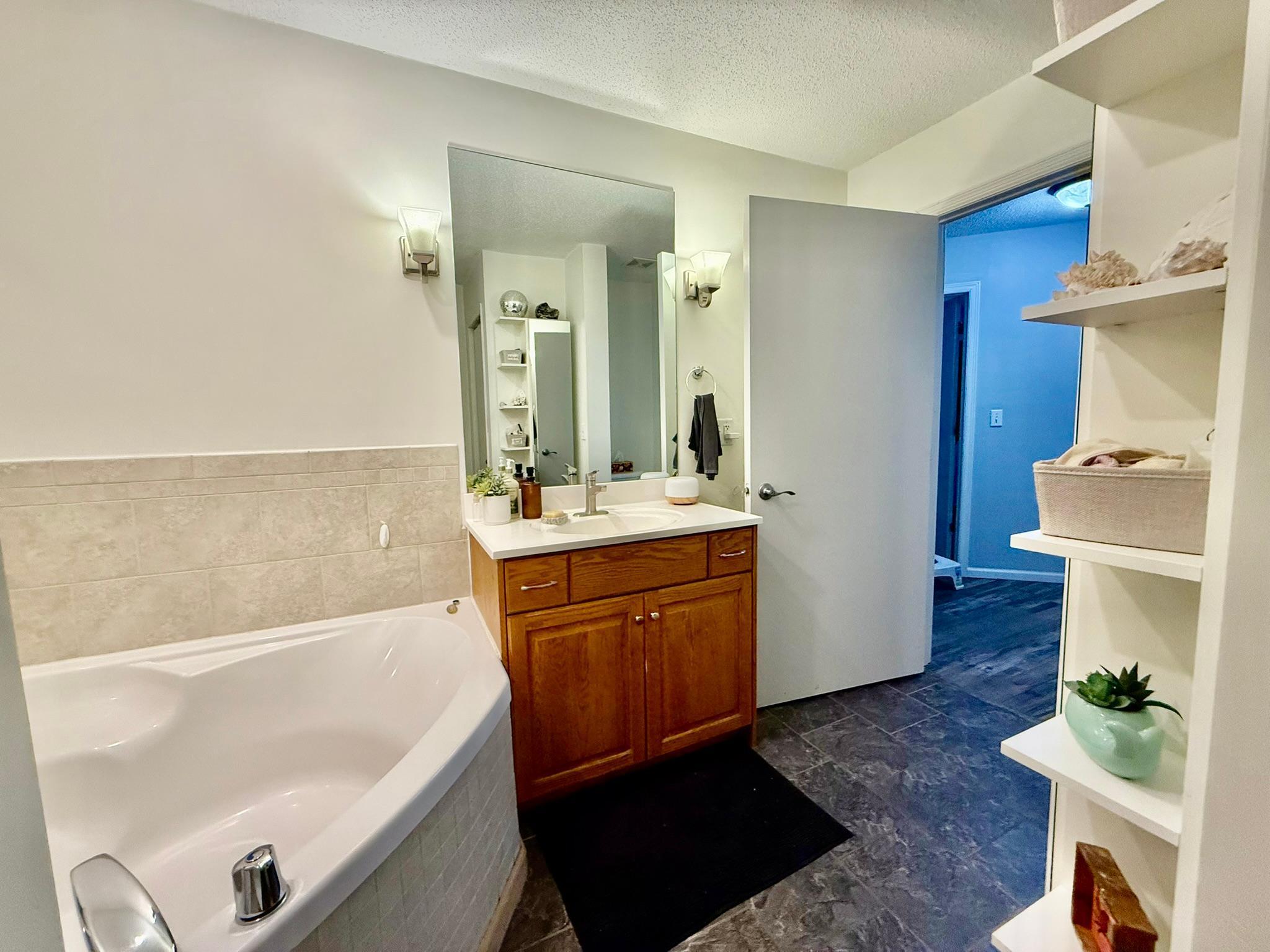 1997 single family home for sale at 3874 Airway Lane NE in Alexandria, MN — 5 bed, 4 bath (photo 47 of 79)