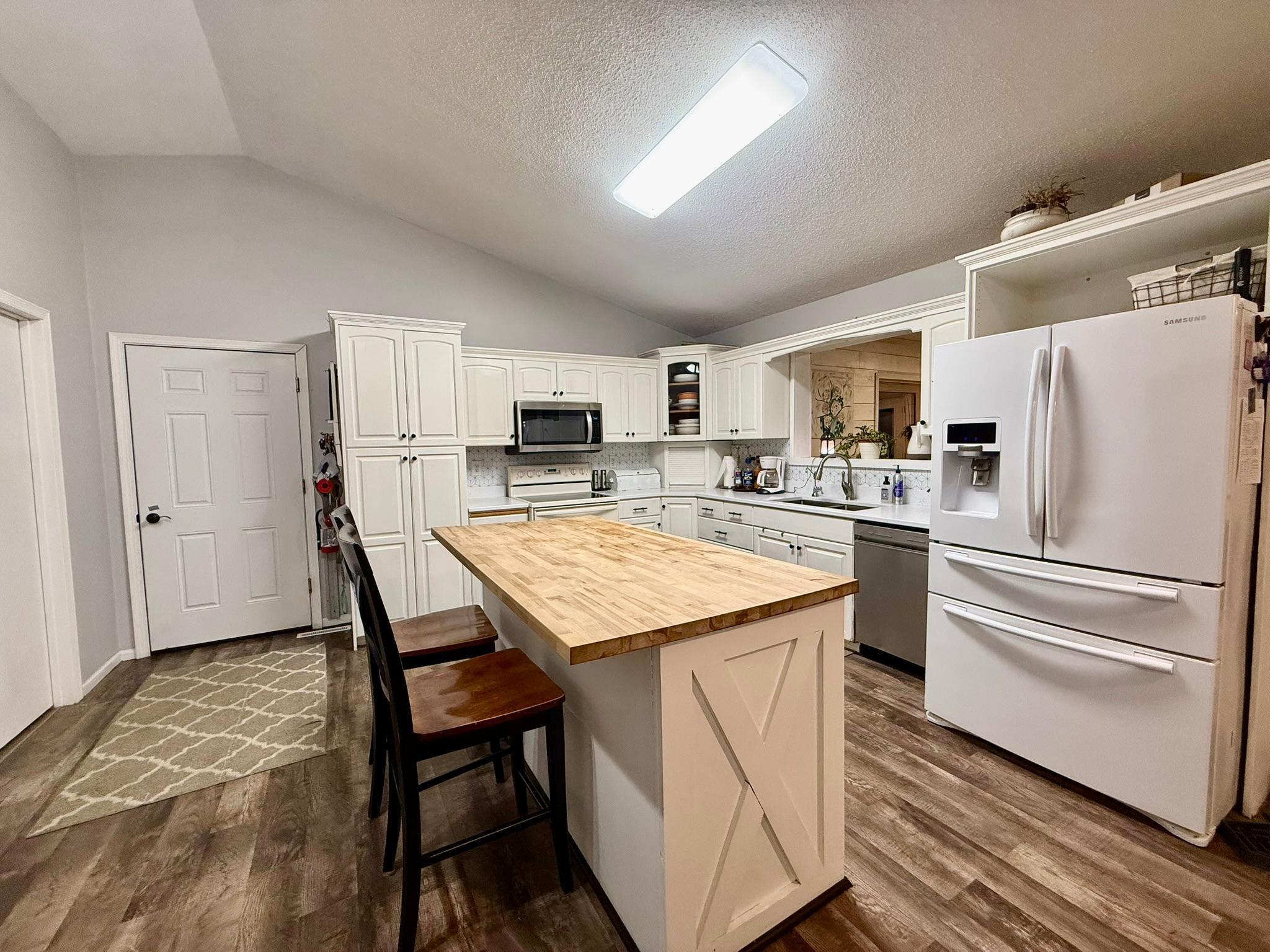 1997 single family home for sale at 3874 Airway Lane NE in Alexandria, MN — 5 bed, 4 bath (photo 70 of 79)