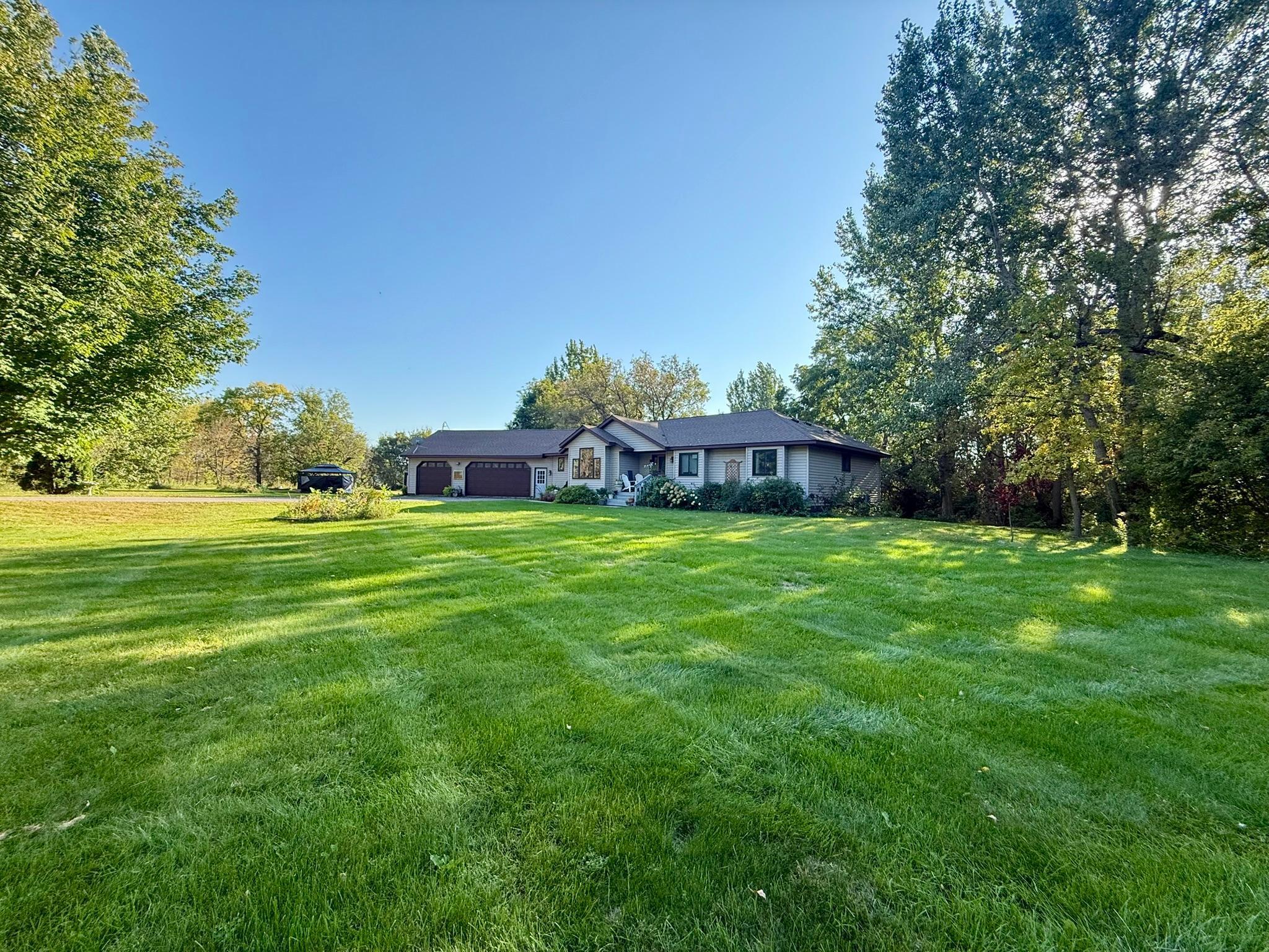 1997 single family home for sale at 3874 Airway Lane NE in Alexandria, MN — 5 bed, 4 bath (photo 10 of 79)