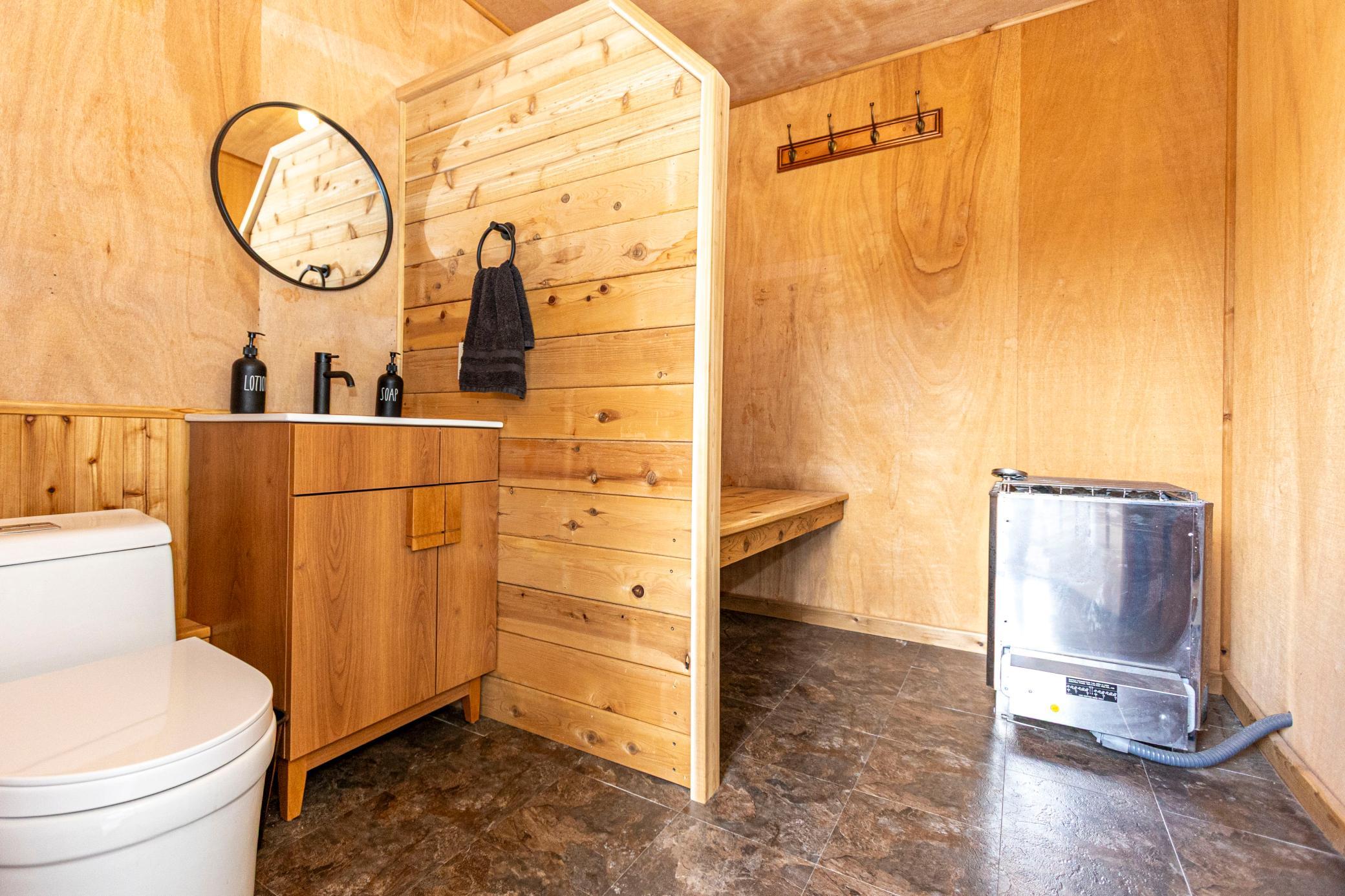 2000 single family home for sale at 1966 Liberty Road NE in Alexandria, MN — 3 bed, 3 bath (photo 32 of 80)