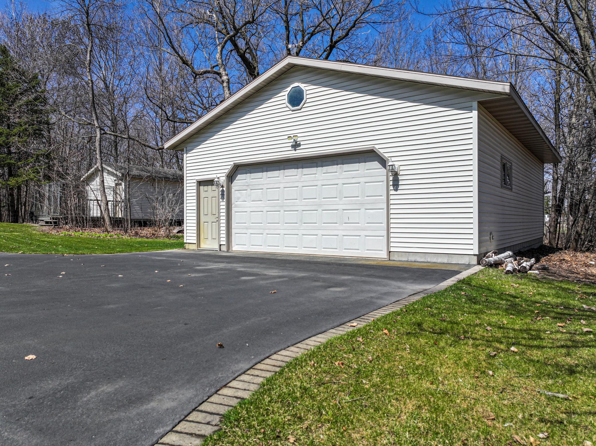 2000 single family home for sale at 1966 Liberty Road NE in Alexandria, MN — 3 bed, 3 bath (photo 51 of 80)