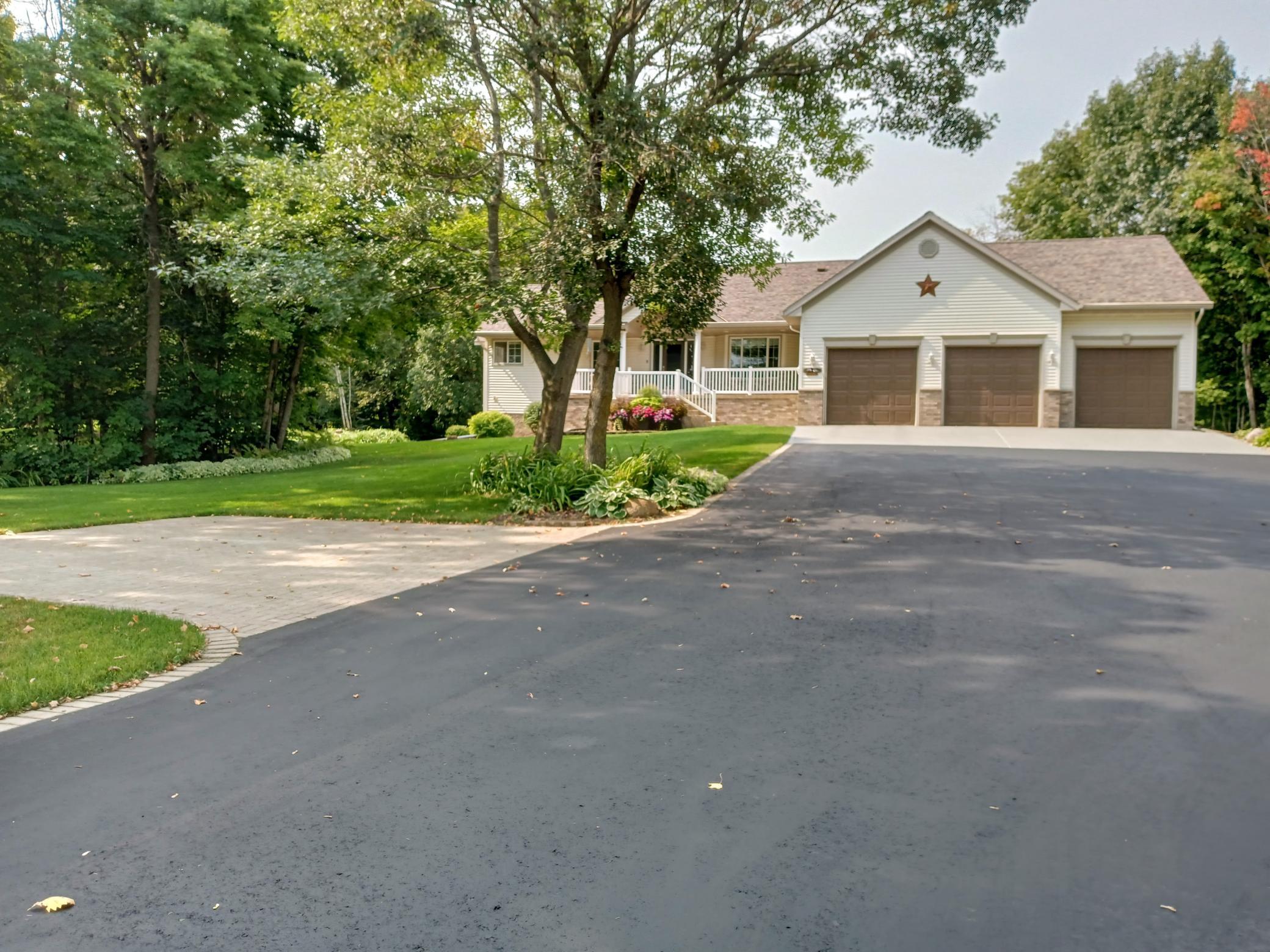 2000 single family home for sale at 1966 Liberty Road NE in Alexandria, MN — 3 bed, 3 bath (photo 3 of 87)