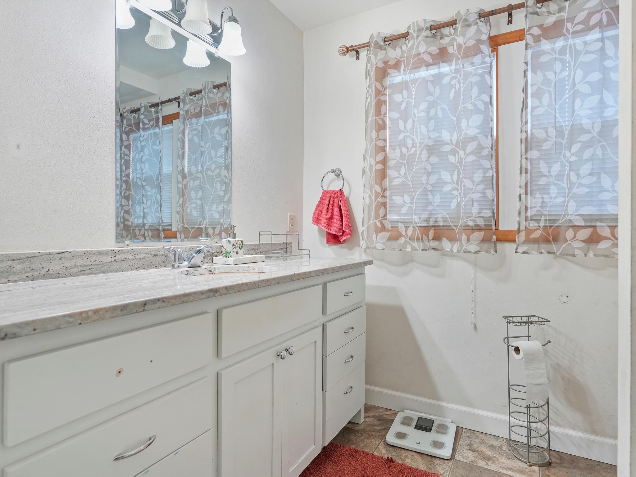 1947 single family home for sale at 447 2nd Ave NE in Perham, MN — 3 bed, 1 bath (photo 15 of 30)