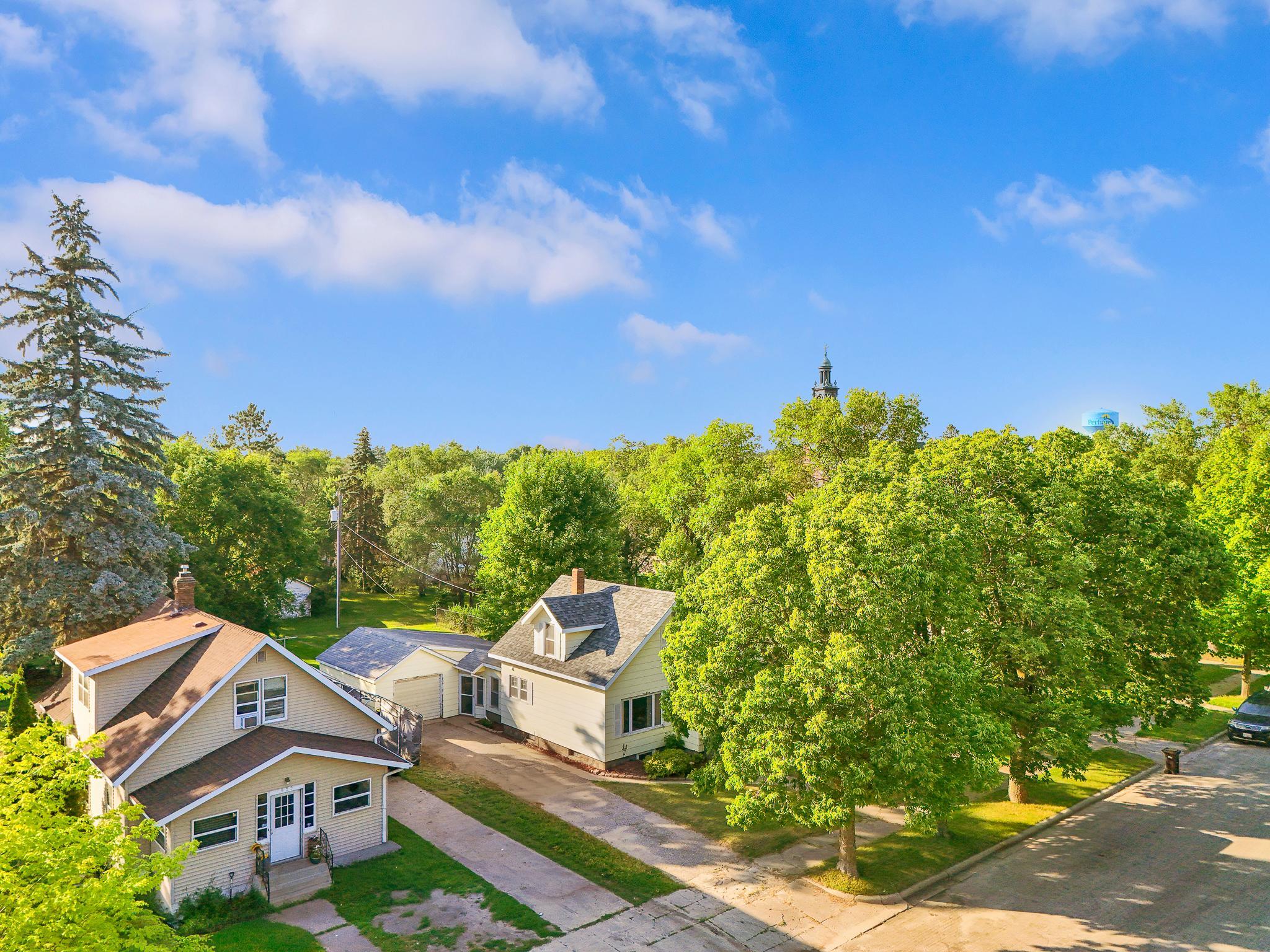 1947 single family home for sale at 447 2nd Ave NE in Perham, MN — 3 bed, 1 bath (photo 3 of 30)