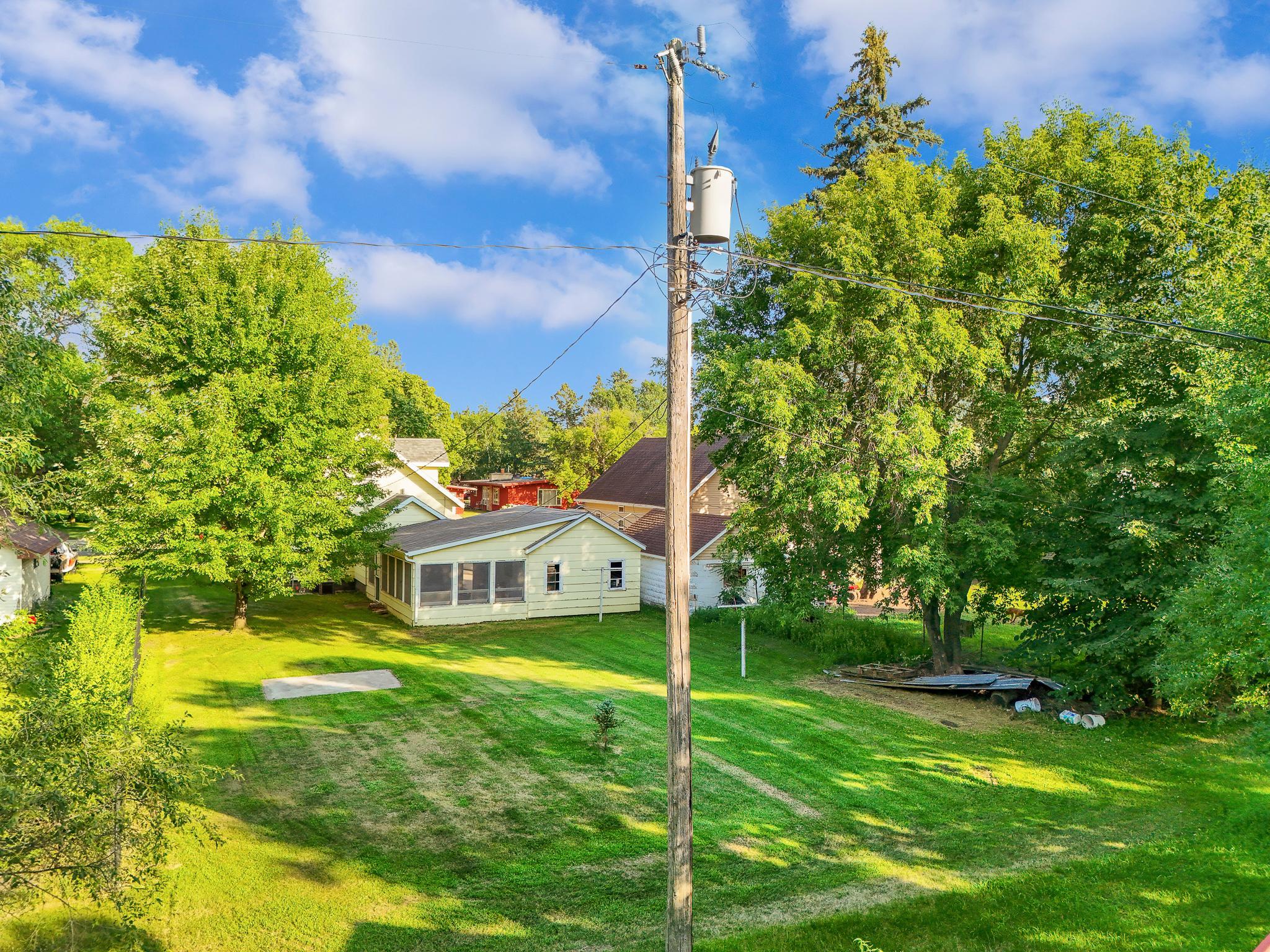 1947 single family home for sale at 447 2nd Ave NE in Perham, MN — 3 bed, 1 bath (photo 6 of 30)