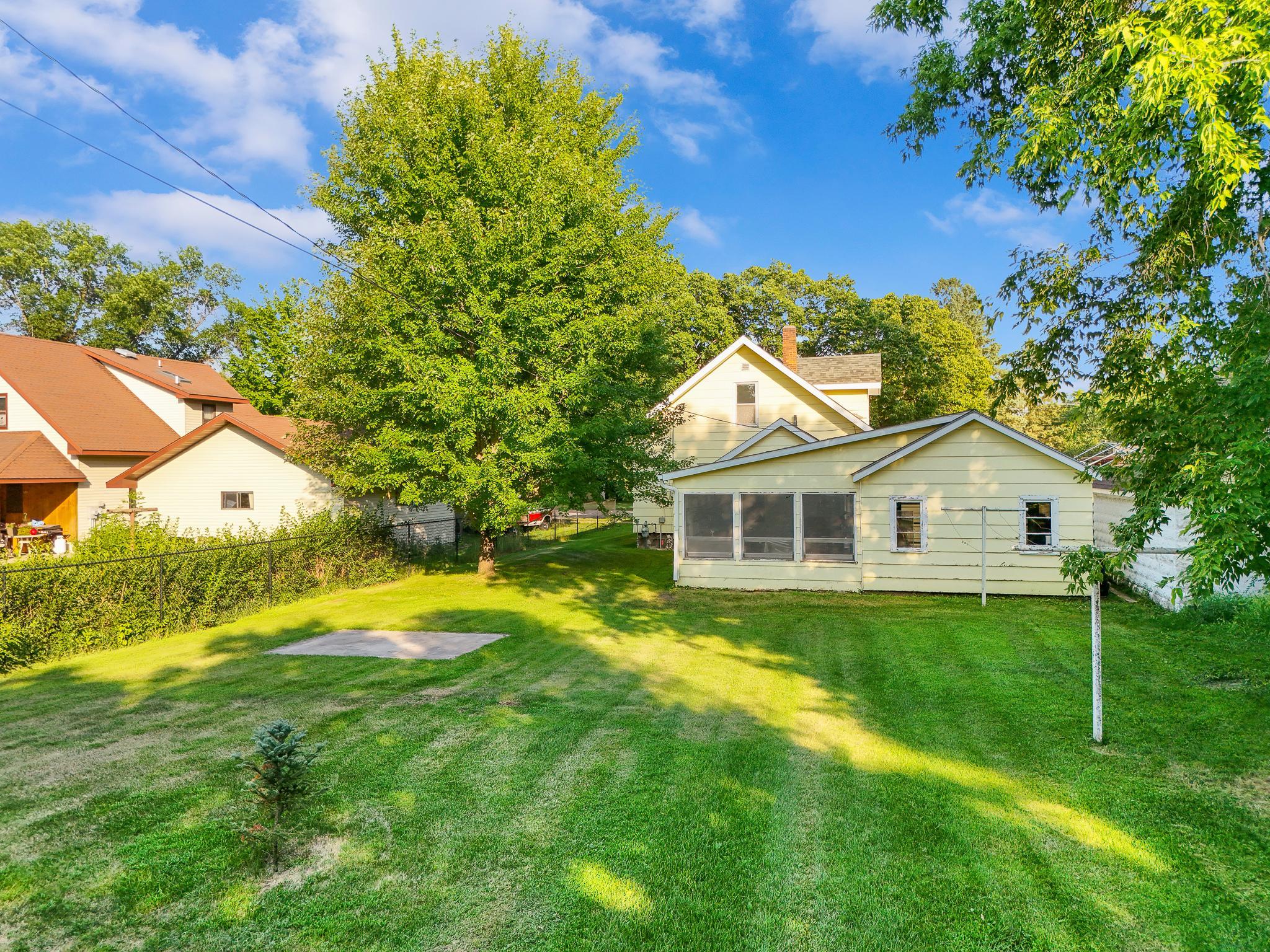 1947 single family home for sale at 447 2nd Ave NE in Perham, MN — 3 bed, 1 bath (photo 7 of 30)