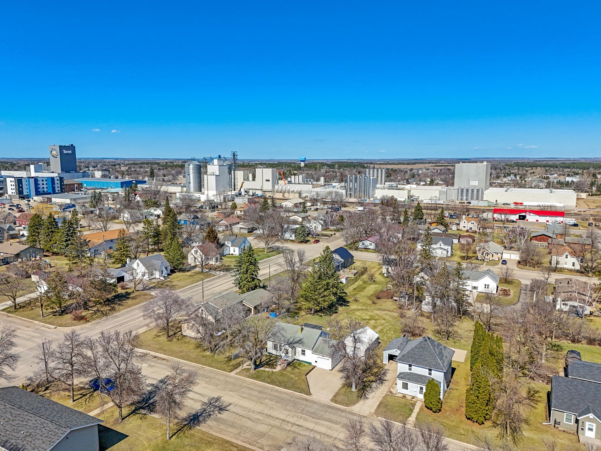 1954 single family home for sale at 525 3rd St SE in Perham, MN — 2 bed, 2 bath (photo 39 of 42)