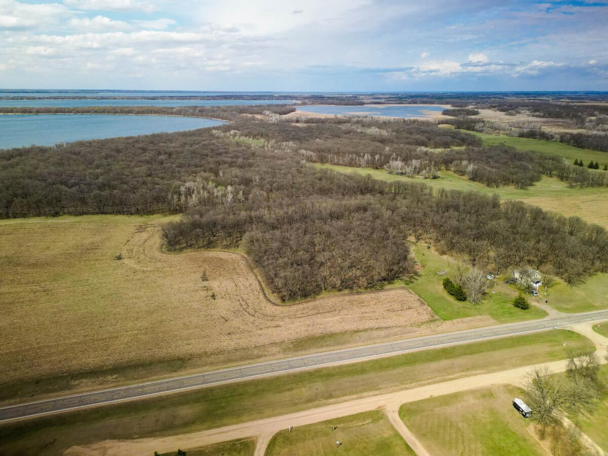 1993 single family home for sale at 40142 244th Street in Battle Lake, MN — 4 bed, 3 bath (photo 13 of 96)