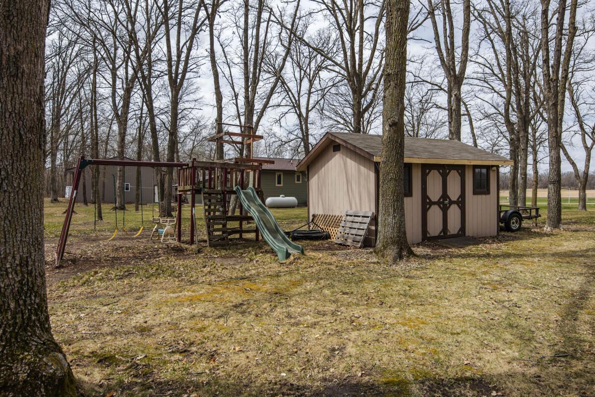 1993 single family home for sale at 40142 244th Street in Battle Lake, MN — 4 bed, 3 bath (photo 18 of 96)