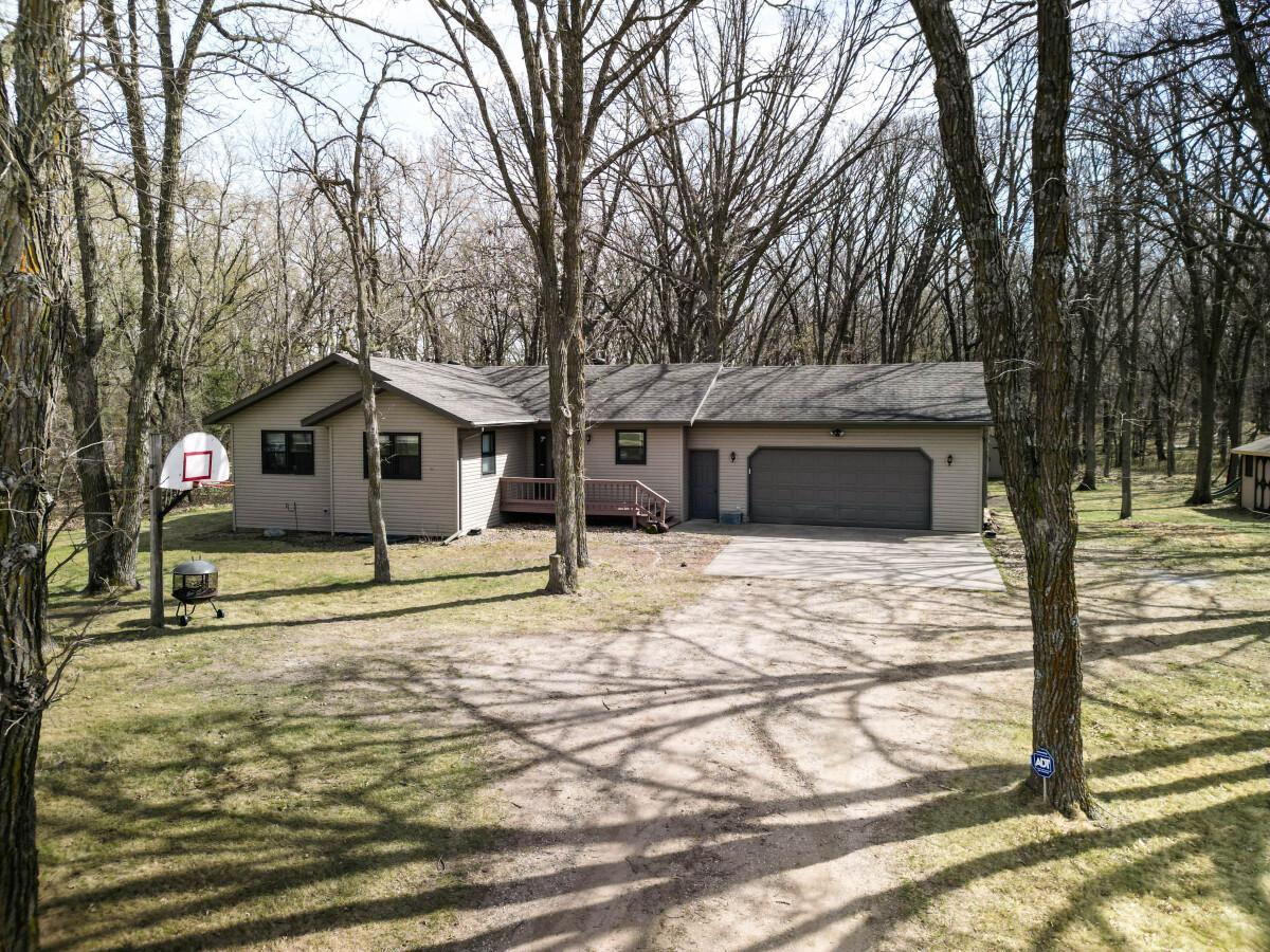 1993 single family home for sale at 40142 244th Street in Battle Lake, MN — 4 bed, 3 bath (photo 4 of 96)