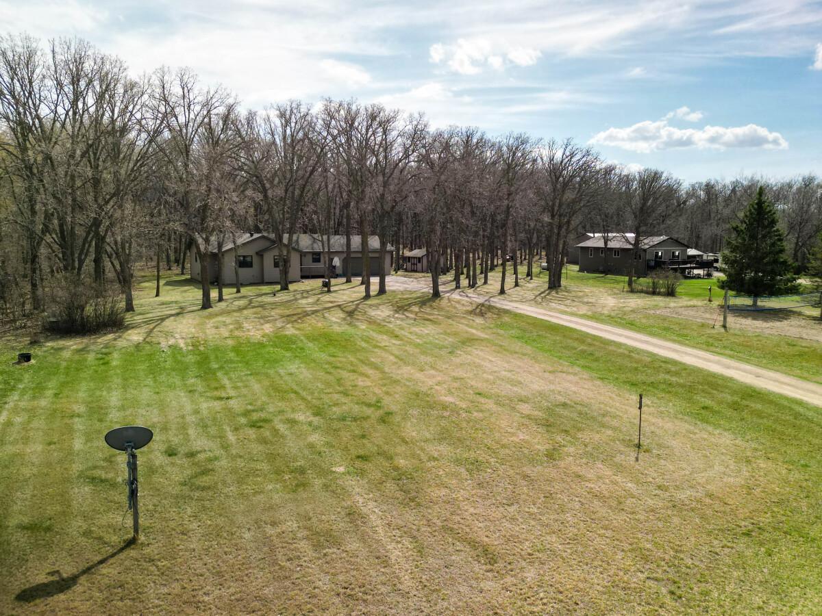 1993 single family home for sale at 40142 244th Street in Battle Lake, MN — 4 bed, 3 bath (photo 5 of 96)