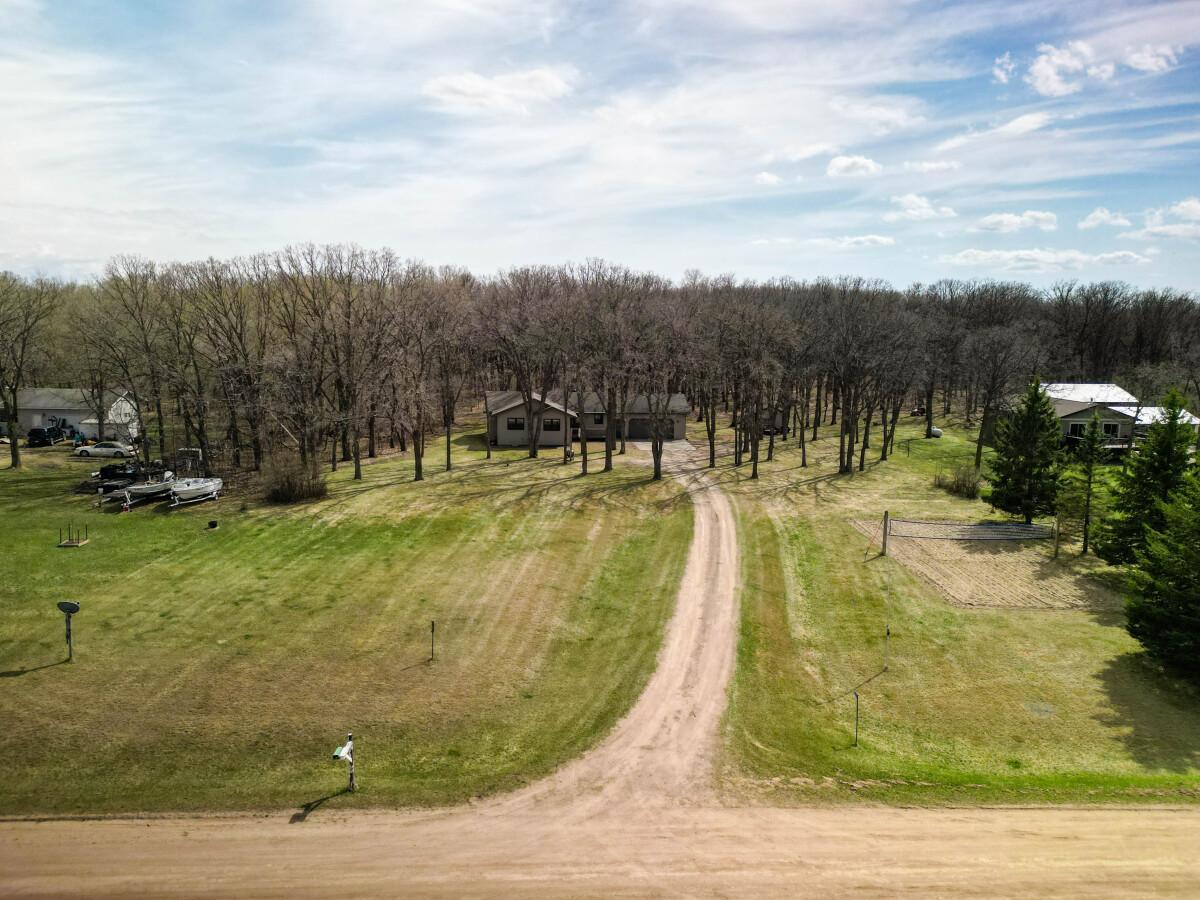 1993 single family home for sale at 40142 244th Street in Battle Lake, MN — 4 bed, 3 bath (photo 6 of 96)