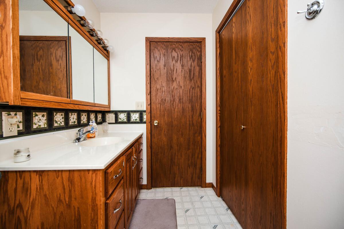 1993 single family home for sale at 40142 244th Street in Battle Lake, MN — 4 bed, 3 bath (photo 64 of 96)