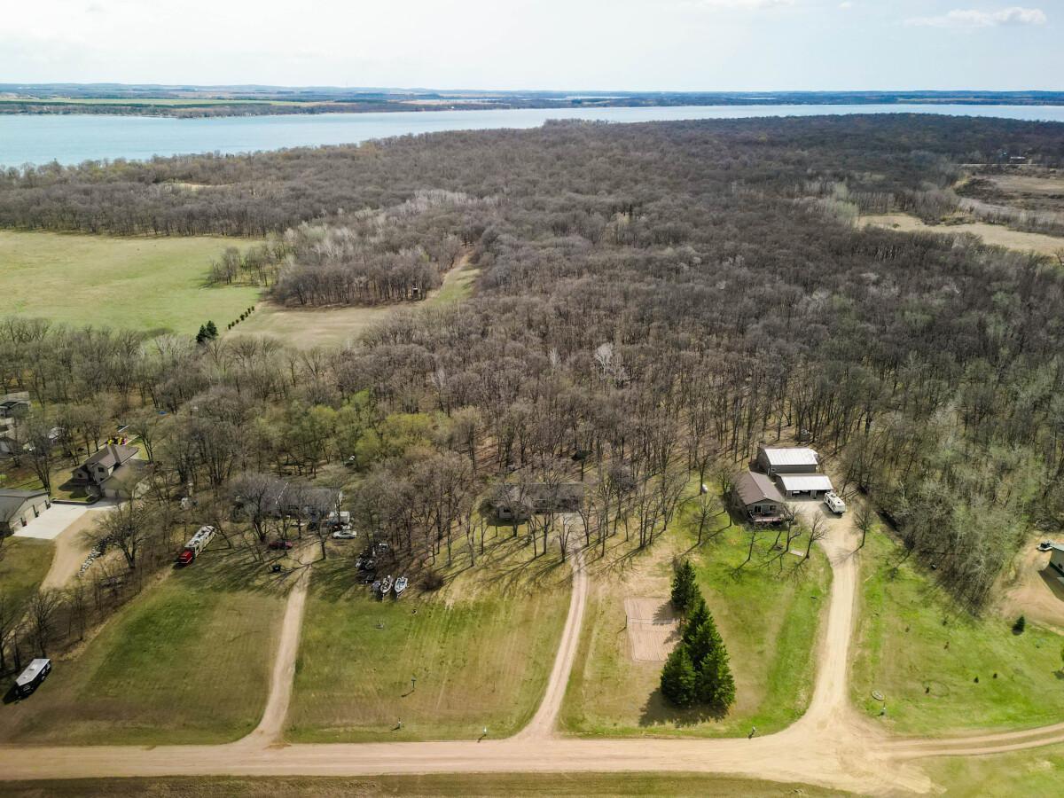 1993 single family home for sale at 40142 244th Street in Battle Lake, MN — 4 bed, 3 bath (photo 10 of 96)