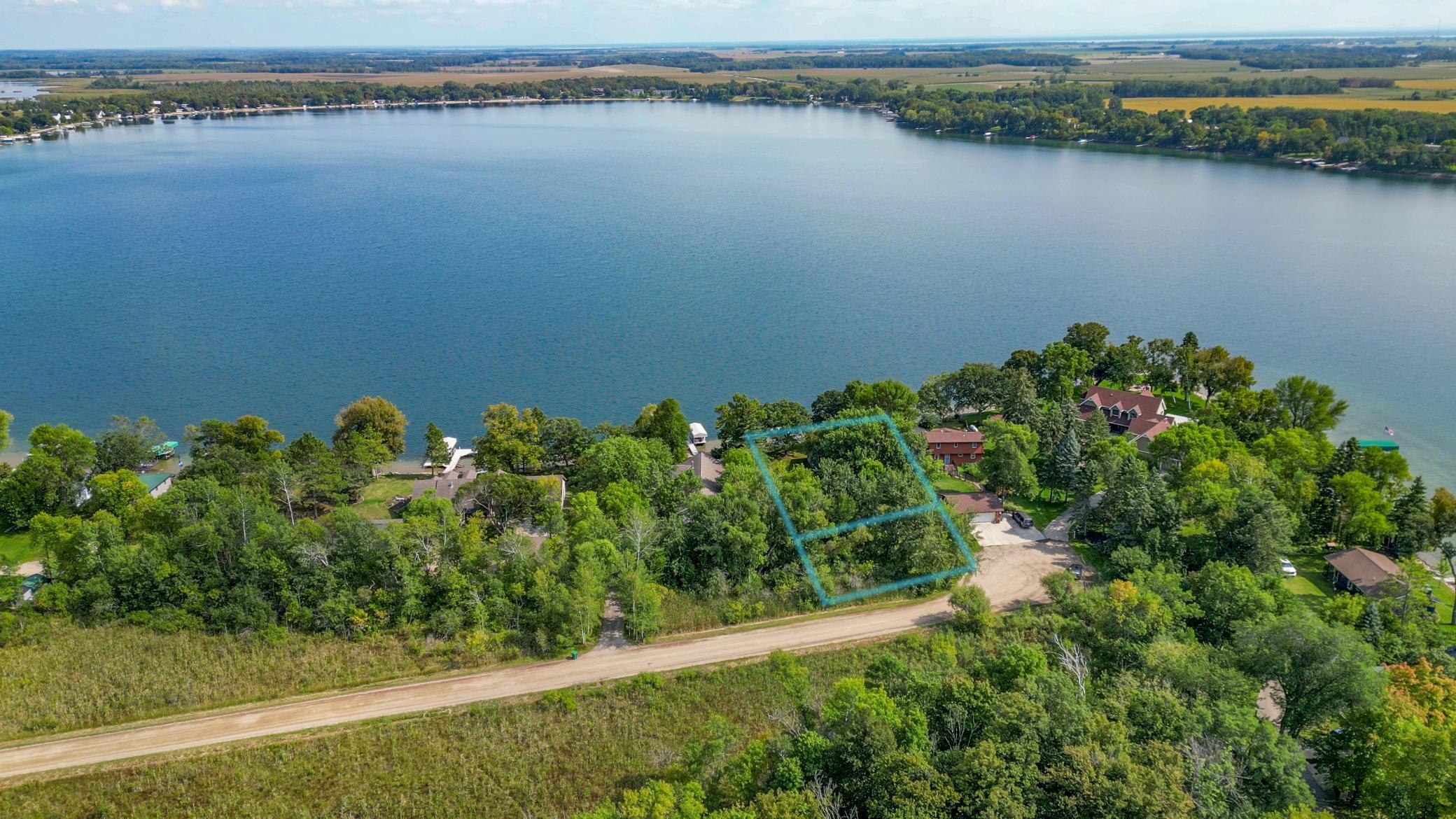 1976 single family home for sale at 32352 330th Avenue in Richville, MN — 3 bed, 2 bath (photo 17 of 55)