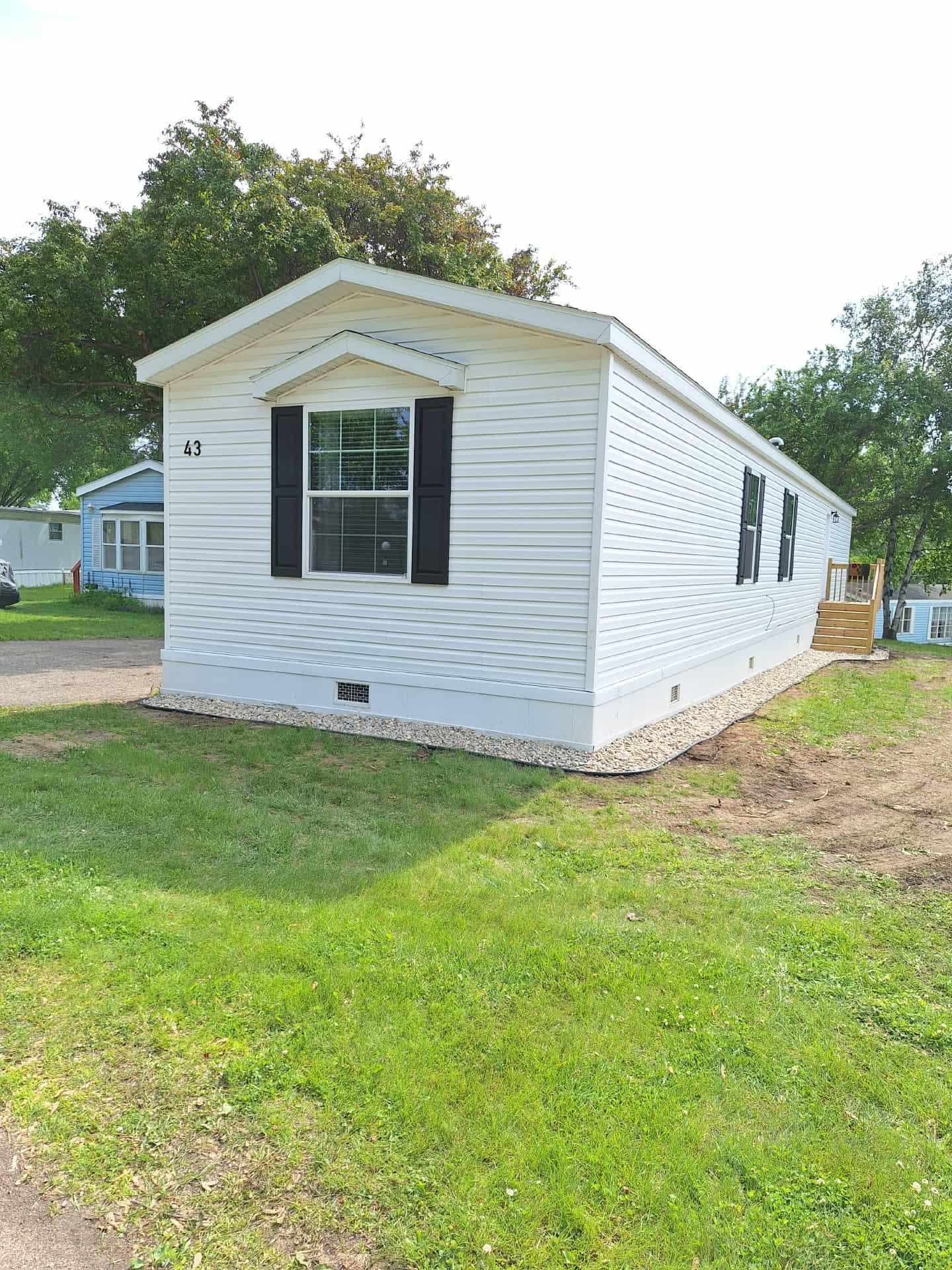 2024 single family home for sale at 215 N McKay Avenue, Unit 43 in Alexandria, MN — 3 bed, 2 bath (photo 2 of 25)